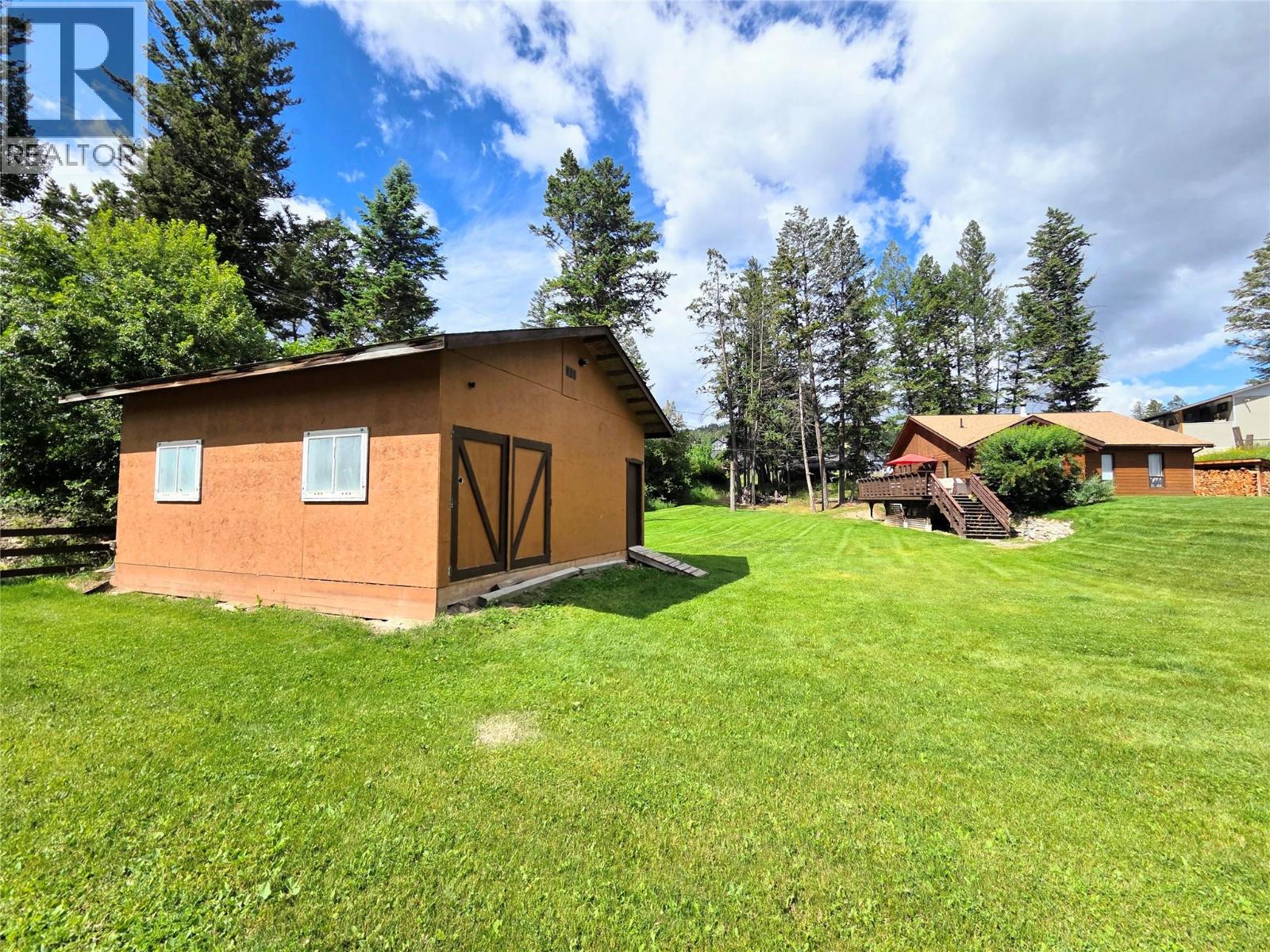 2110 13th Avenue, Invermere, British Columbia  V0A 1K4 - Photo 5 - 10394303