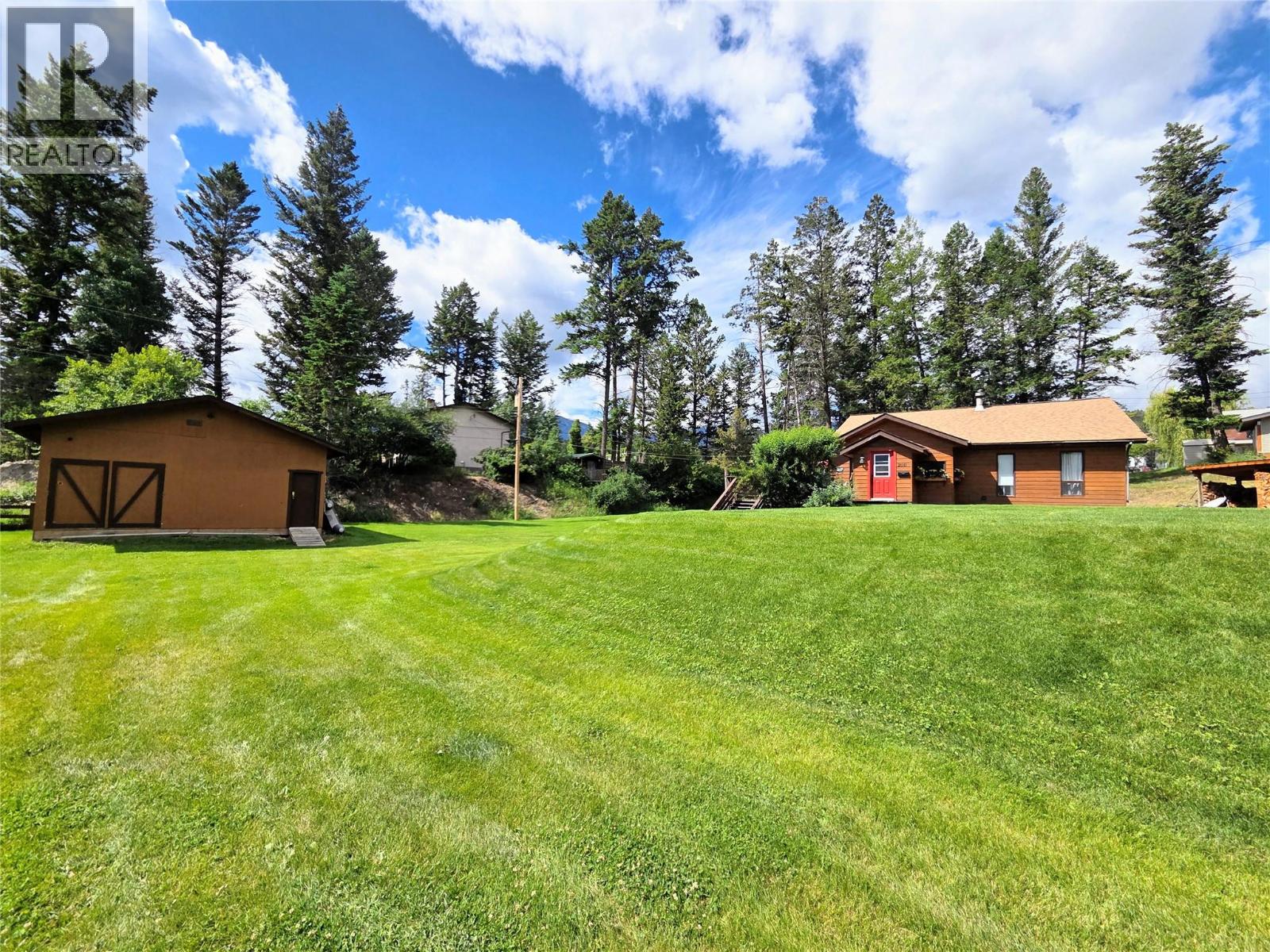2110 13th Avenue, Invermere, British Columbia  V0A 1K4 - Photo 6 - 10394303