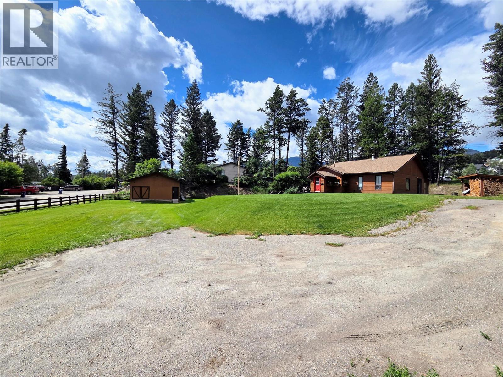 2110 13th Avenue, Invermere, British Columbia  V0A 1K4 - Photo 7 - 10394303