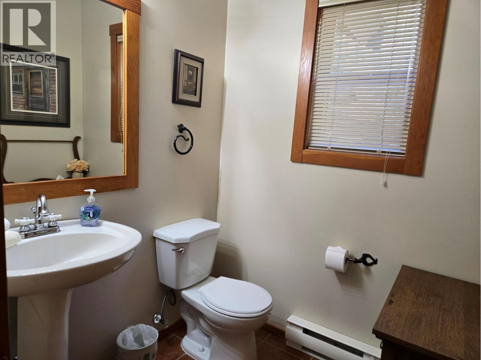 2075 Summit Drive Unit# 27, Panorama, British Columbia  V0A 1T0 - Photo 5 - 10394374