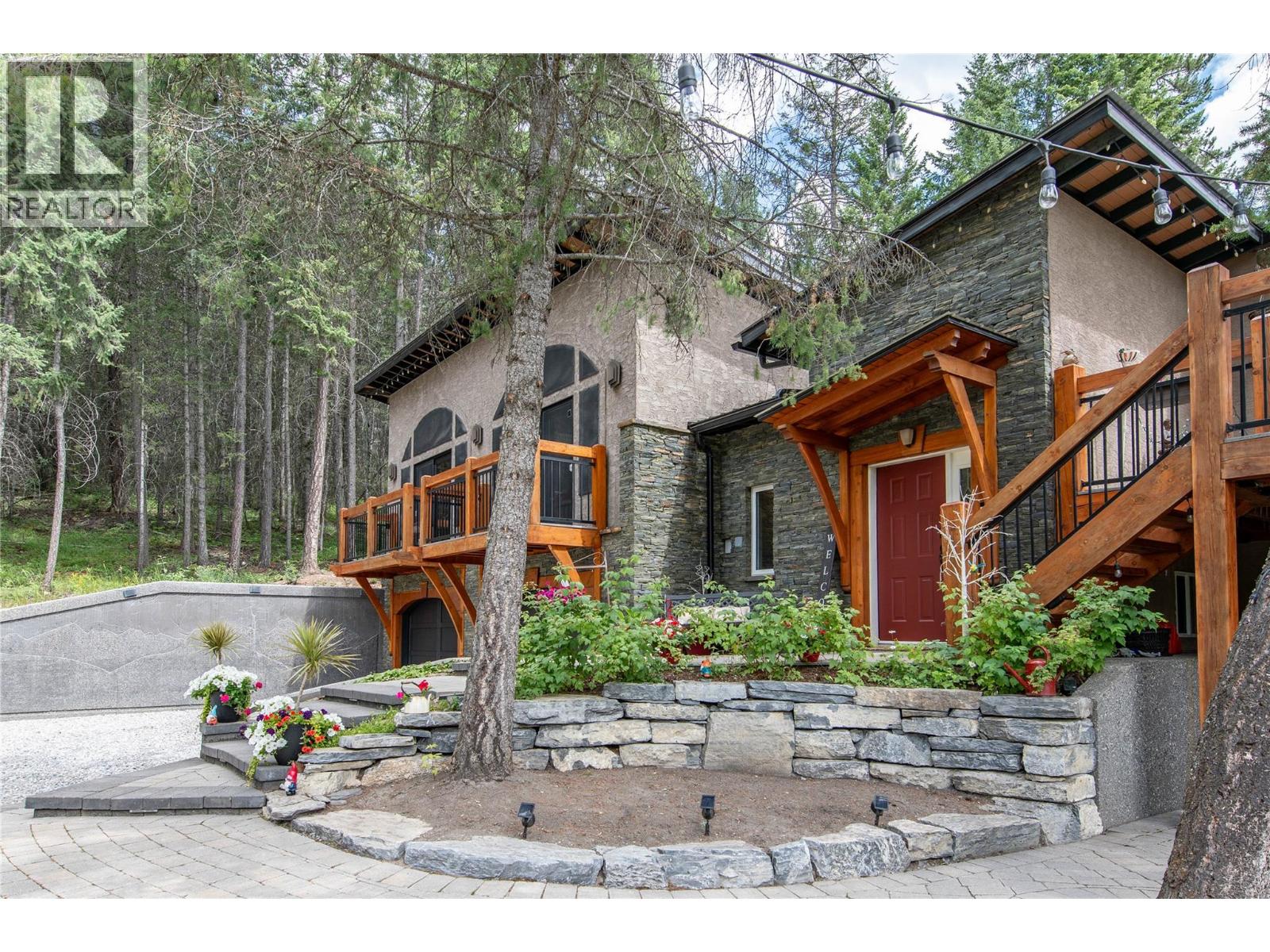 631 Lapp Road, Golden, British Columbia