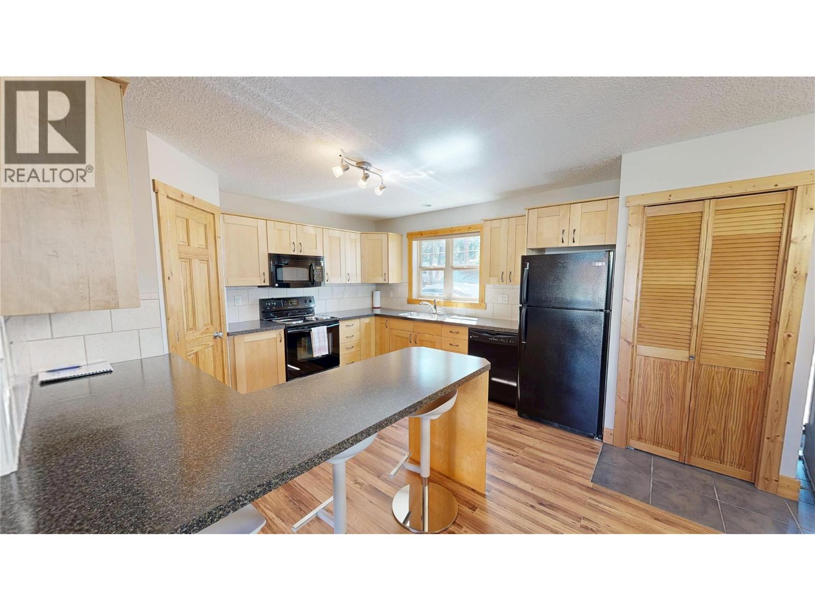 4868 Riverview Drive Unit# 93, Edgewater, British Columbia  V0A 1E0 - Photo 6 - 10394586