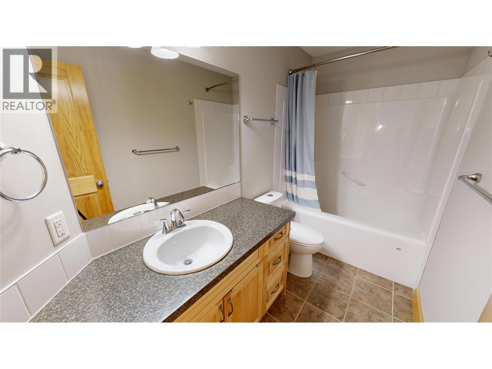4868 Riverview Drive Unit# 93, Edgewater, British Columbia  V0A 1E0 - Photo 8 - 10394586