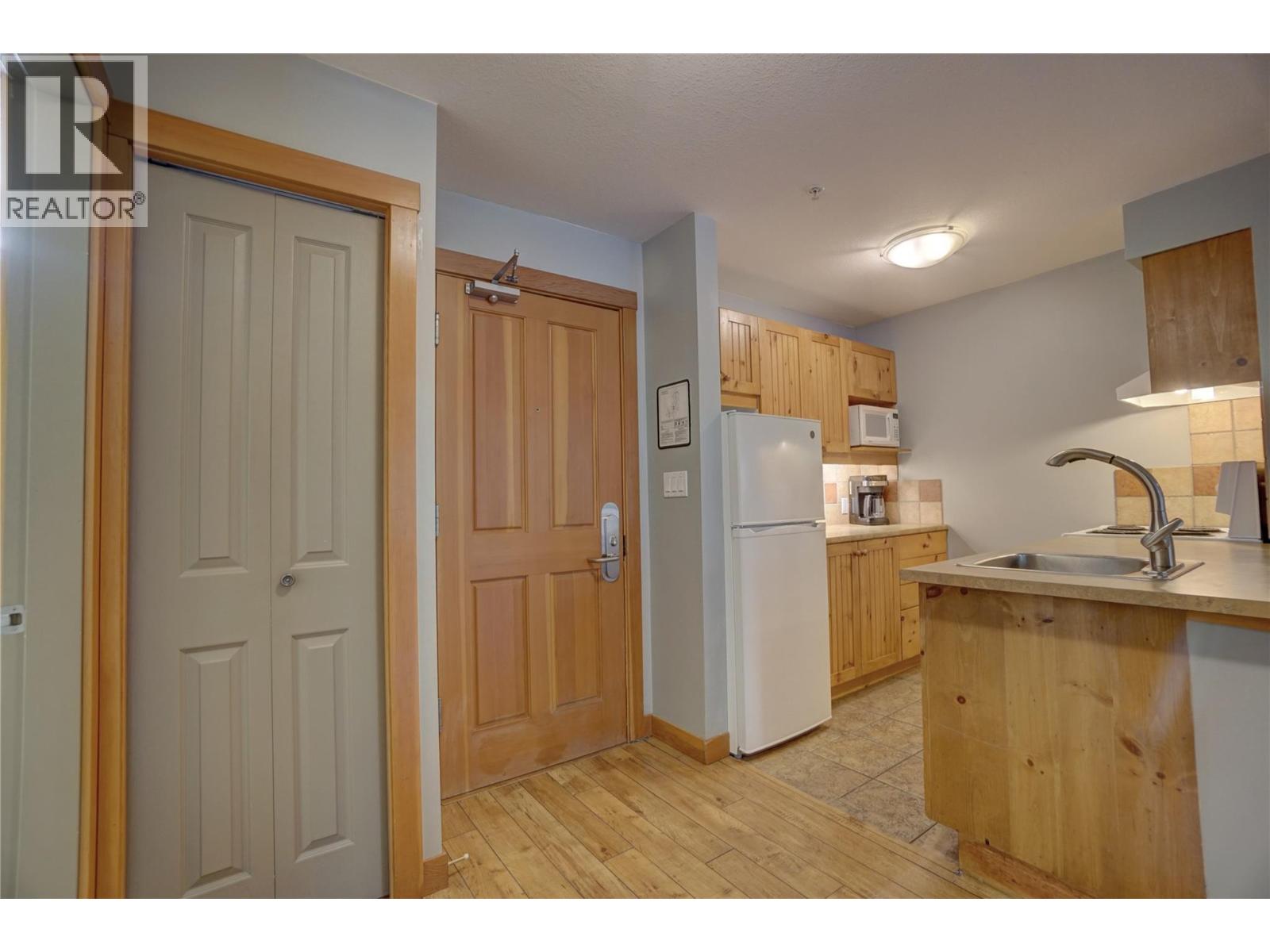 2080 Summit Drive Unit# 322, Panorama, British Columbia  V0A 1T0 - Photo 13 - 10394663