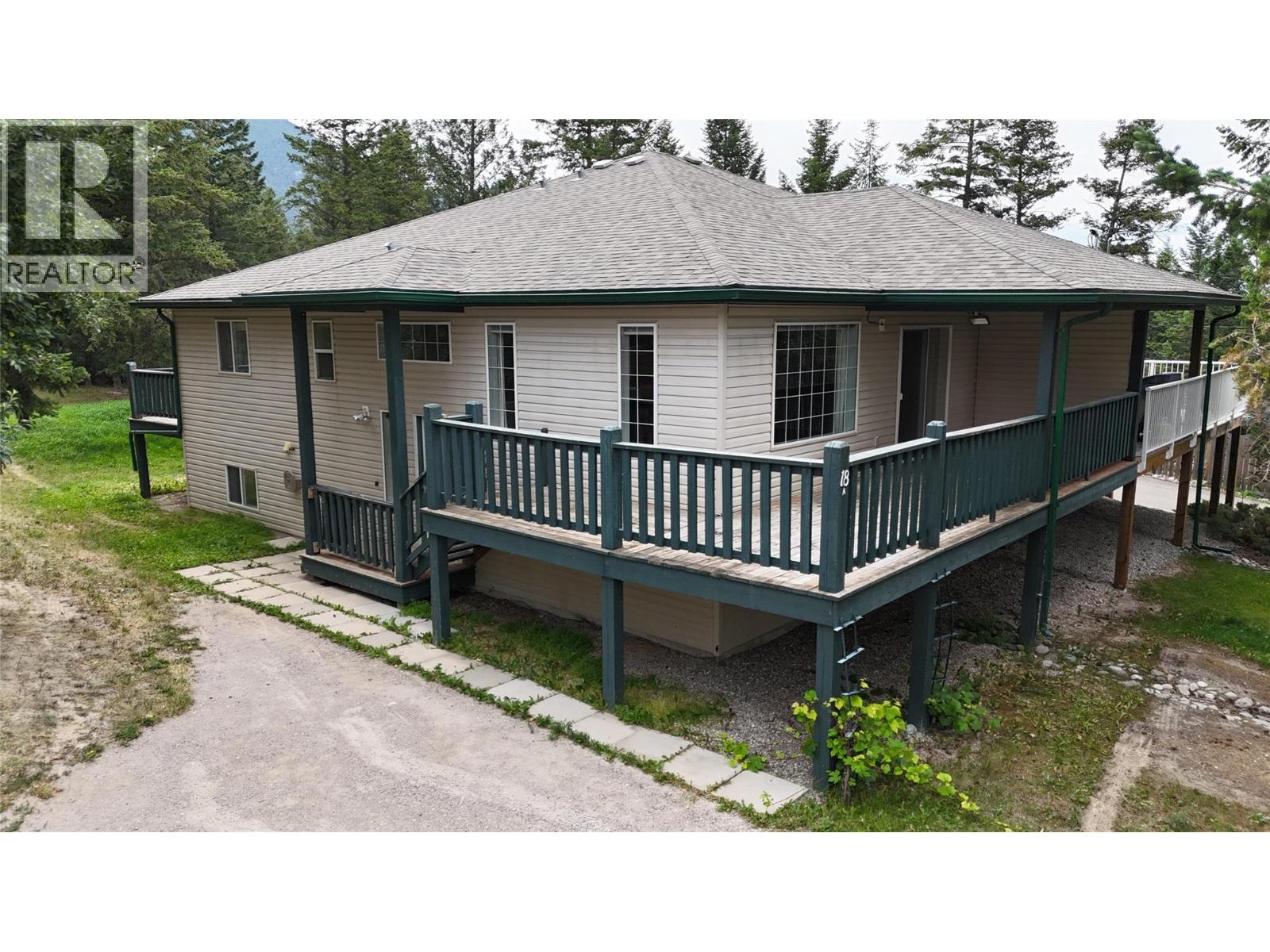 18A Wolf Crescent, Windermere, British Columbia
