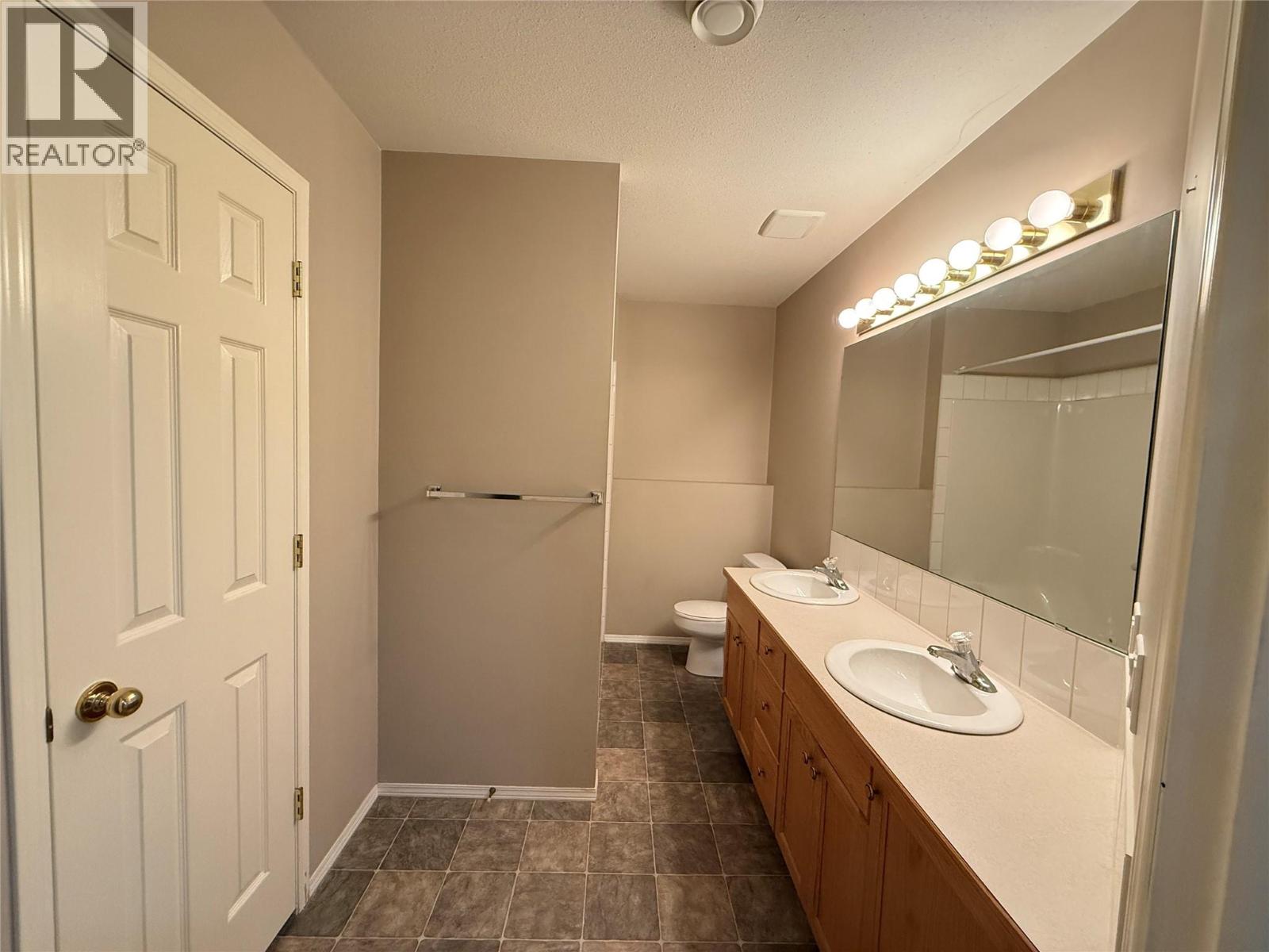 18a Wolf Crescent, Windermere, British Columbia  V0A 1K2 - Photo 32 - 10394861