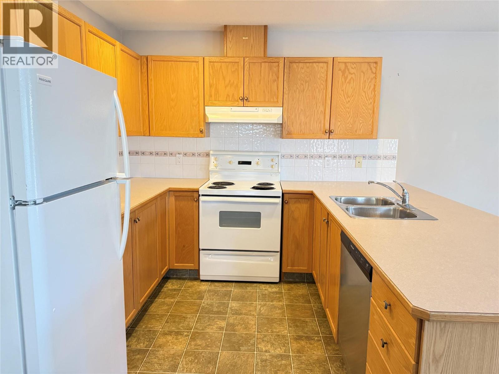 18a Wolf Crescent, Windermere, British Columbia  V0A 1K2 - Photo 7 - 10394861