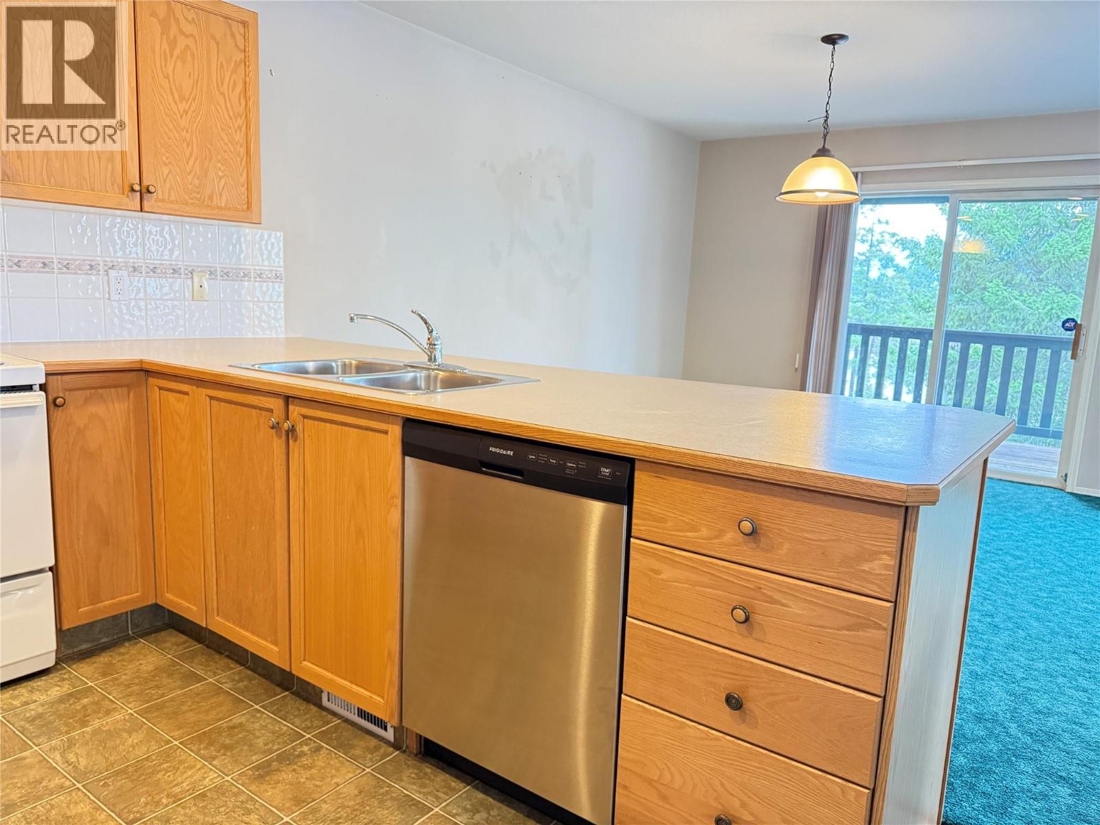 18a Wolf Crescent, Windermere, British Columbia  V0A 1K2 - Photo 8 - 10394861