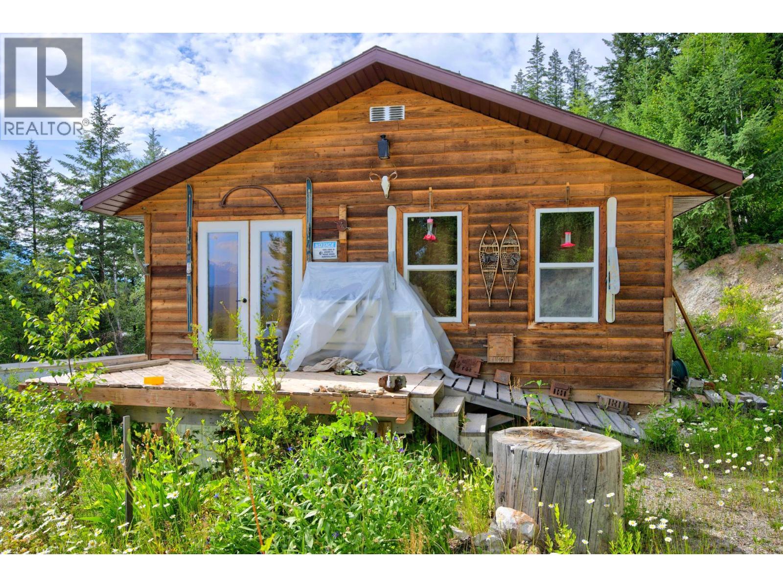 1664 Trans Canada  N Highway, Golden, British Columbia  V0A 1H0 - Photo 16 - 10393639