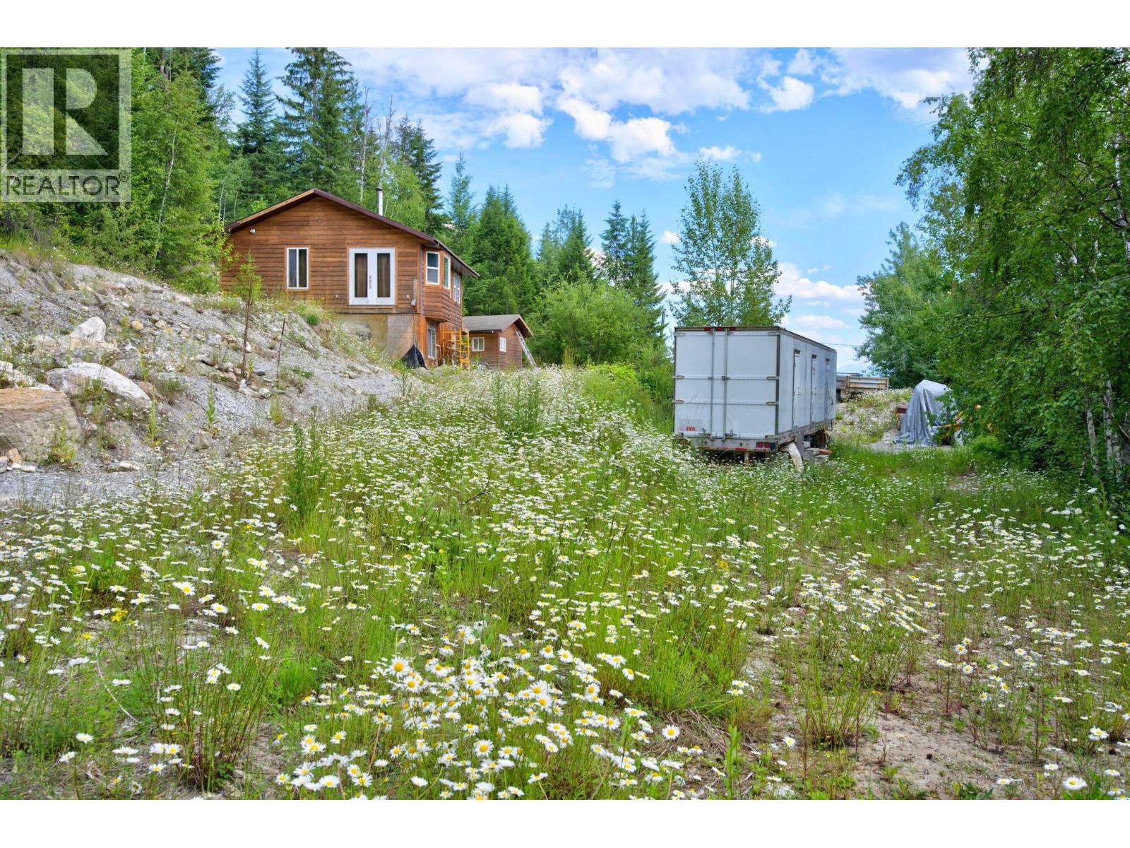 1664 Trans Canada  N Highway, Golden, British Columbia  V0A 1H0 - Photo 20 - 10393639