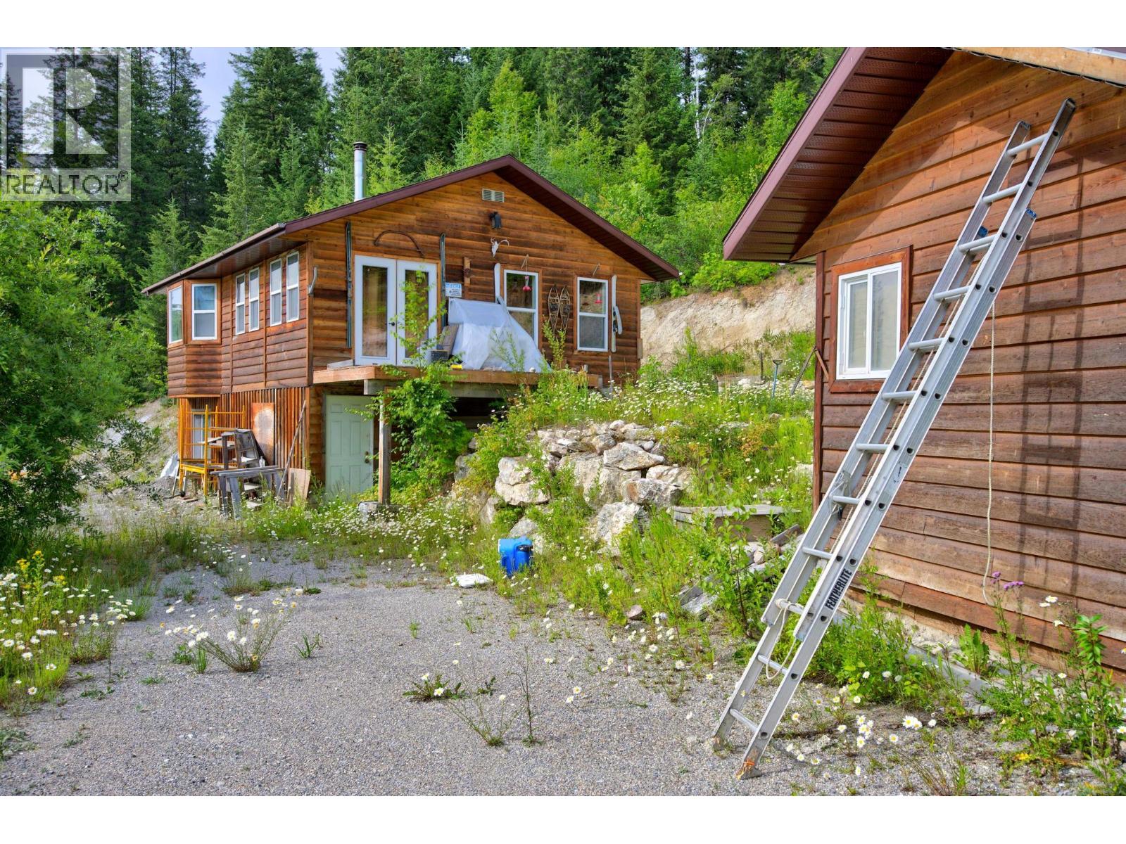 1664 Trans Canada  N Highway, Golden, British Columbia  V0A 1H0 - Photo 26 - 10393639