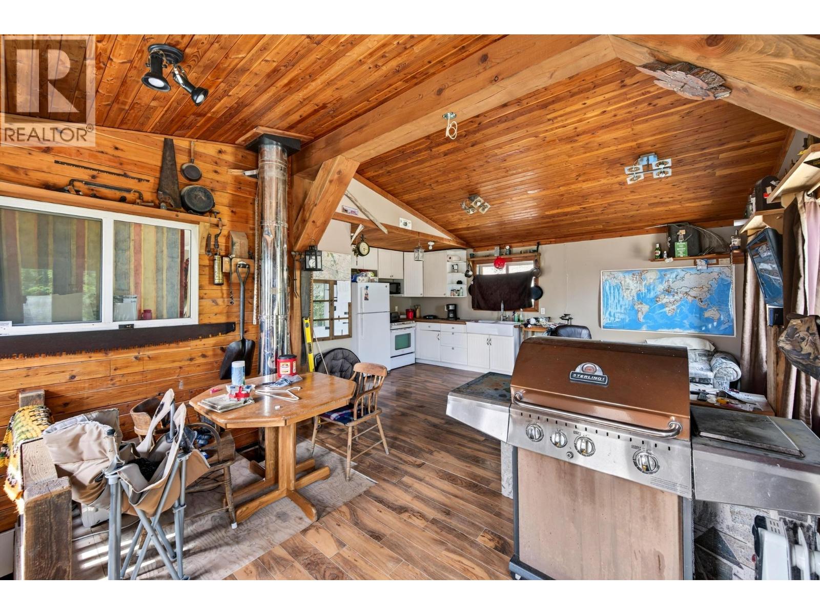1664 Trans Canada  N Highway, Golden, British Columbia  V0A 1H0 - Photo 40 - 10393639