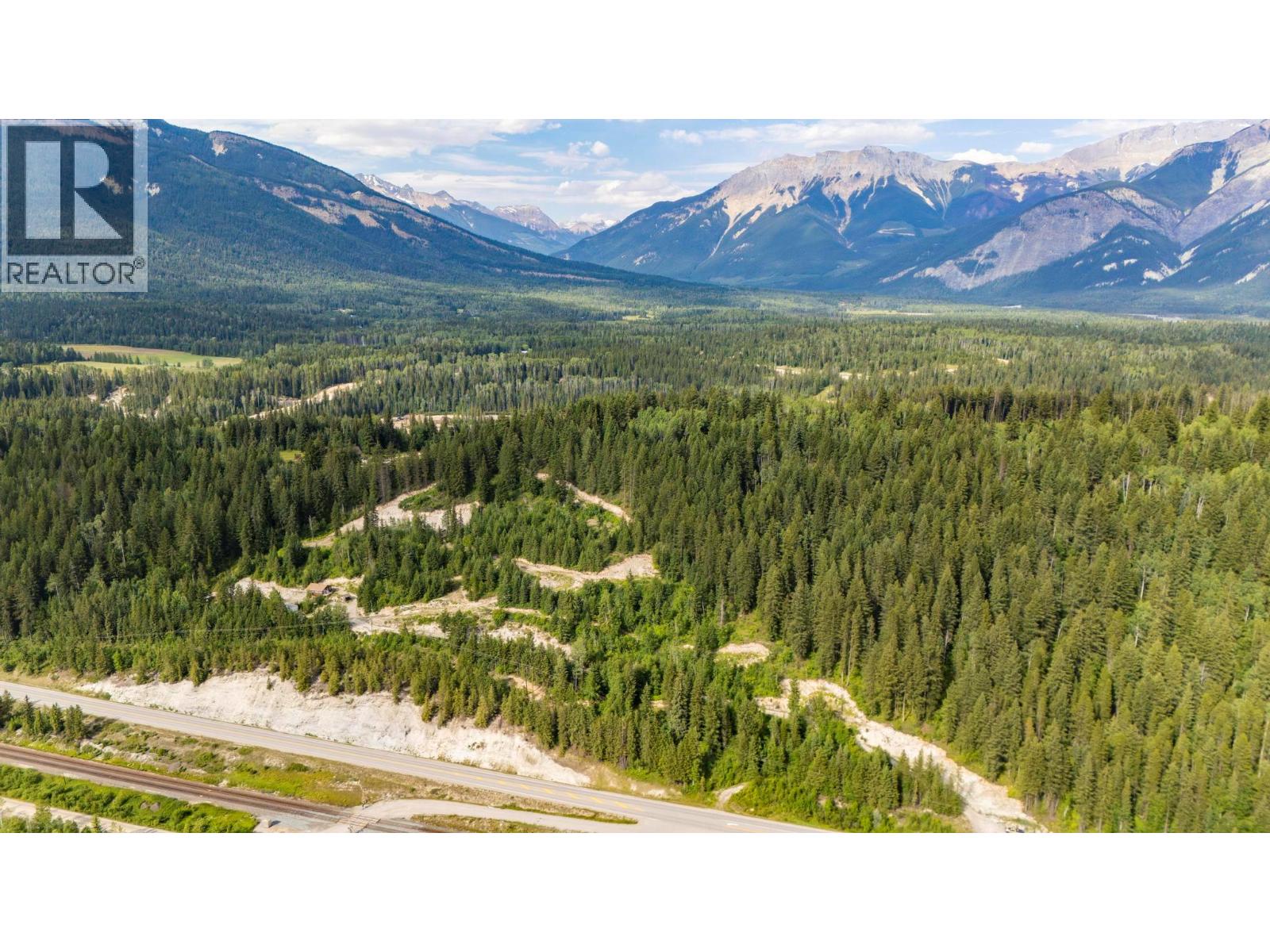 1664 Trans Canada  N Highway, Golden, British Columbia  V0A 1H0 - Photo 6 - 10393639