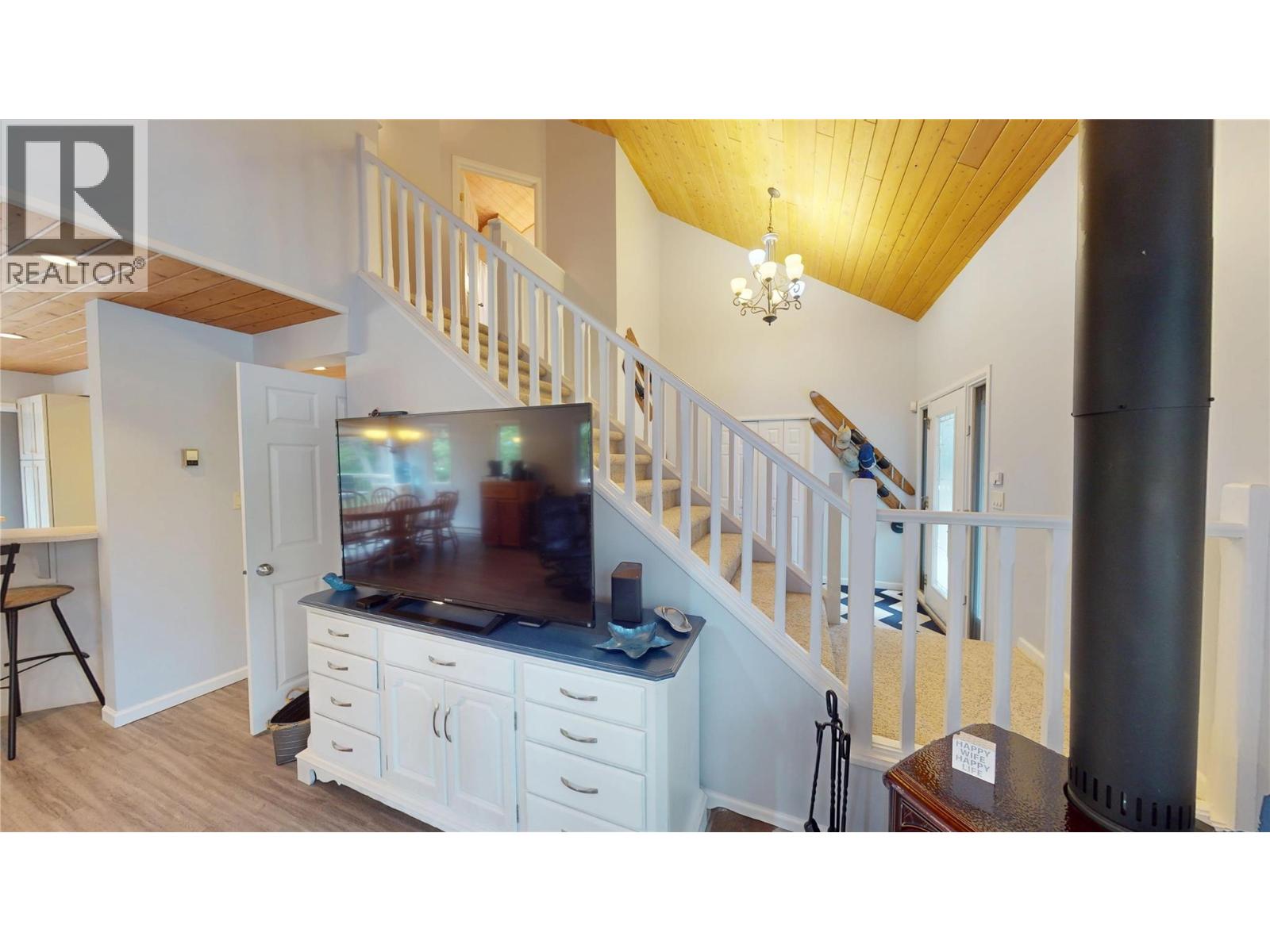 4878 Ridge Crescent, Windermere, British Columbia  V0A 1K3 - Photo 10 - 10394838