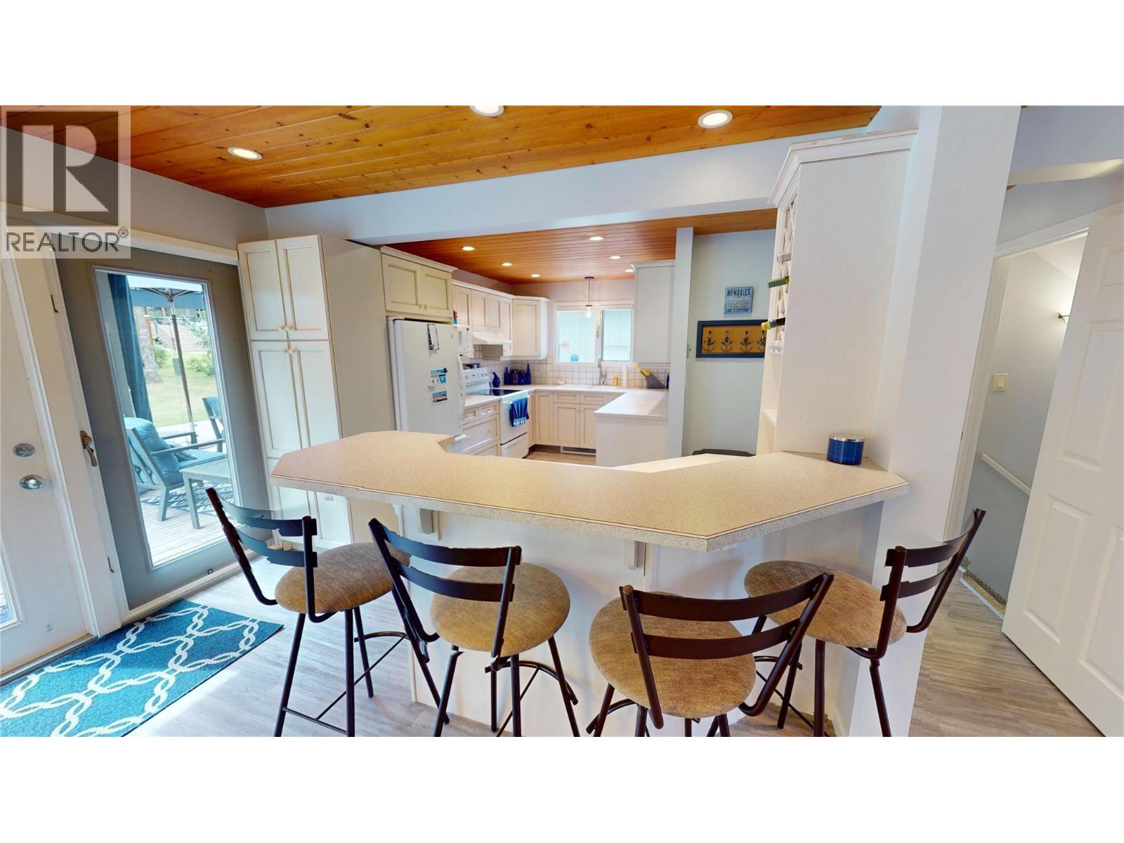 4878 Ridge Crescent, Windermere, British Columbia  V0A 1K3 - Photo 5 - 10394838