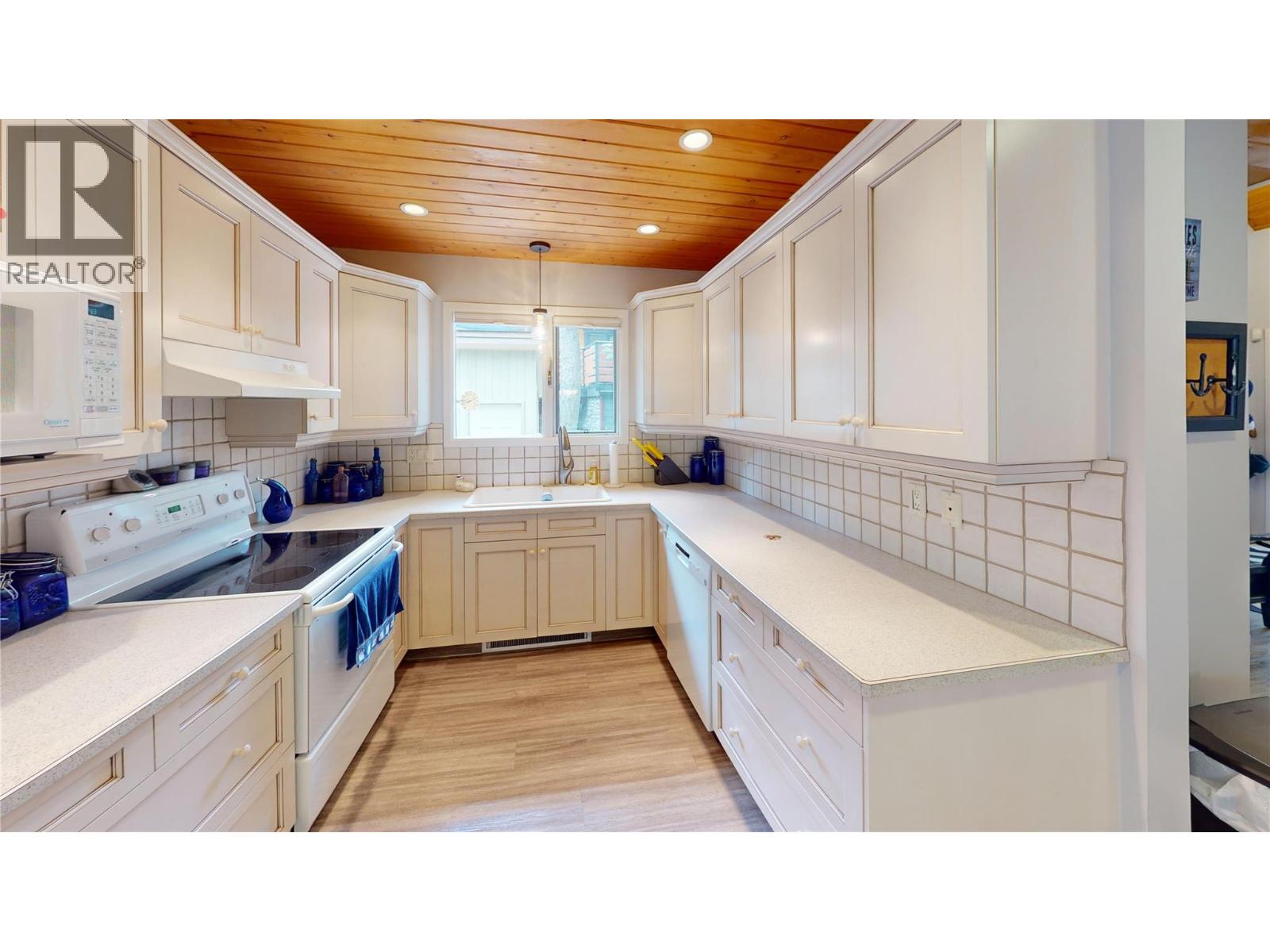 4878 Ridge Crescent, Windermere, British Columbia  V0A 1K3 - Photo 7 - 10394838