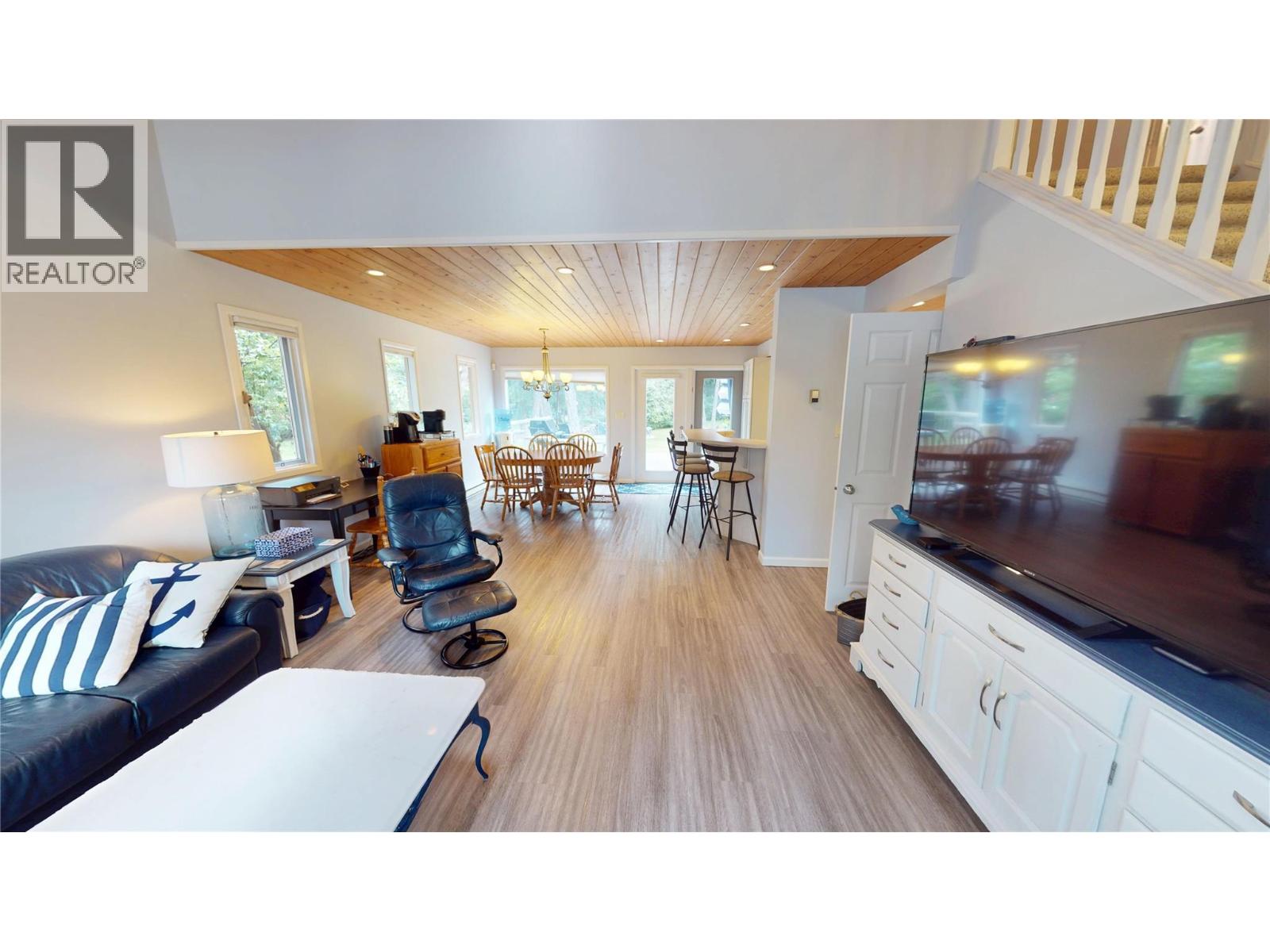 4878 Ridge Crescent, Windermere, British Columbia  V0A 1K3 - Photo 8 - 10394838