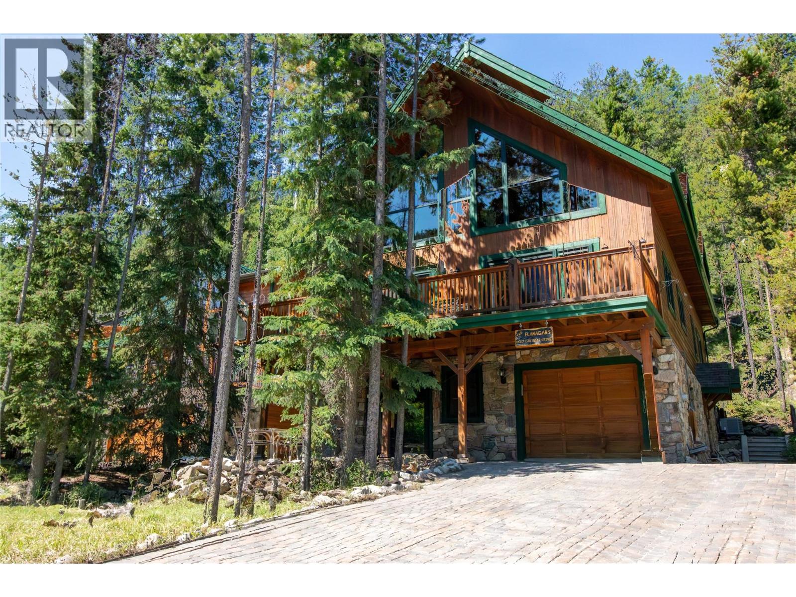 1957 Greywolf Drive, Panorama, British Columbia