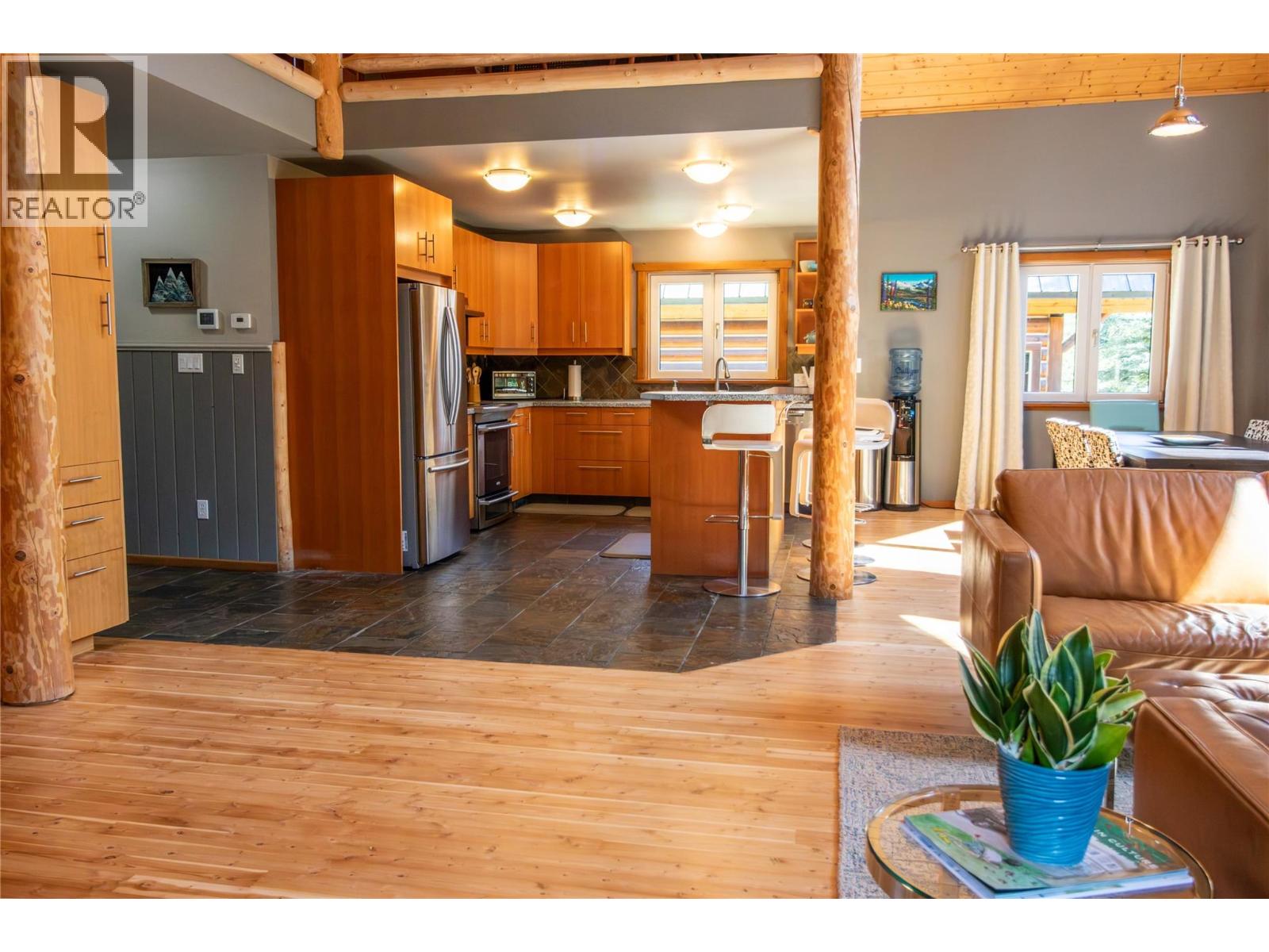 1957 Greywolf Drive, Panorama, British Columbia  V0A 1T0 - Photo 7 - 10394814