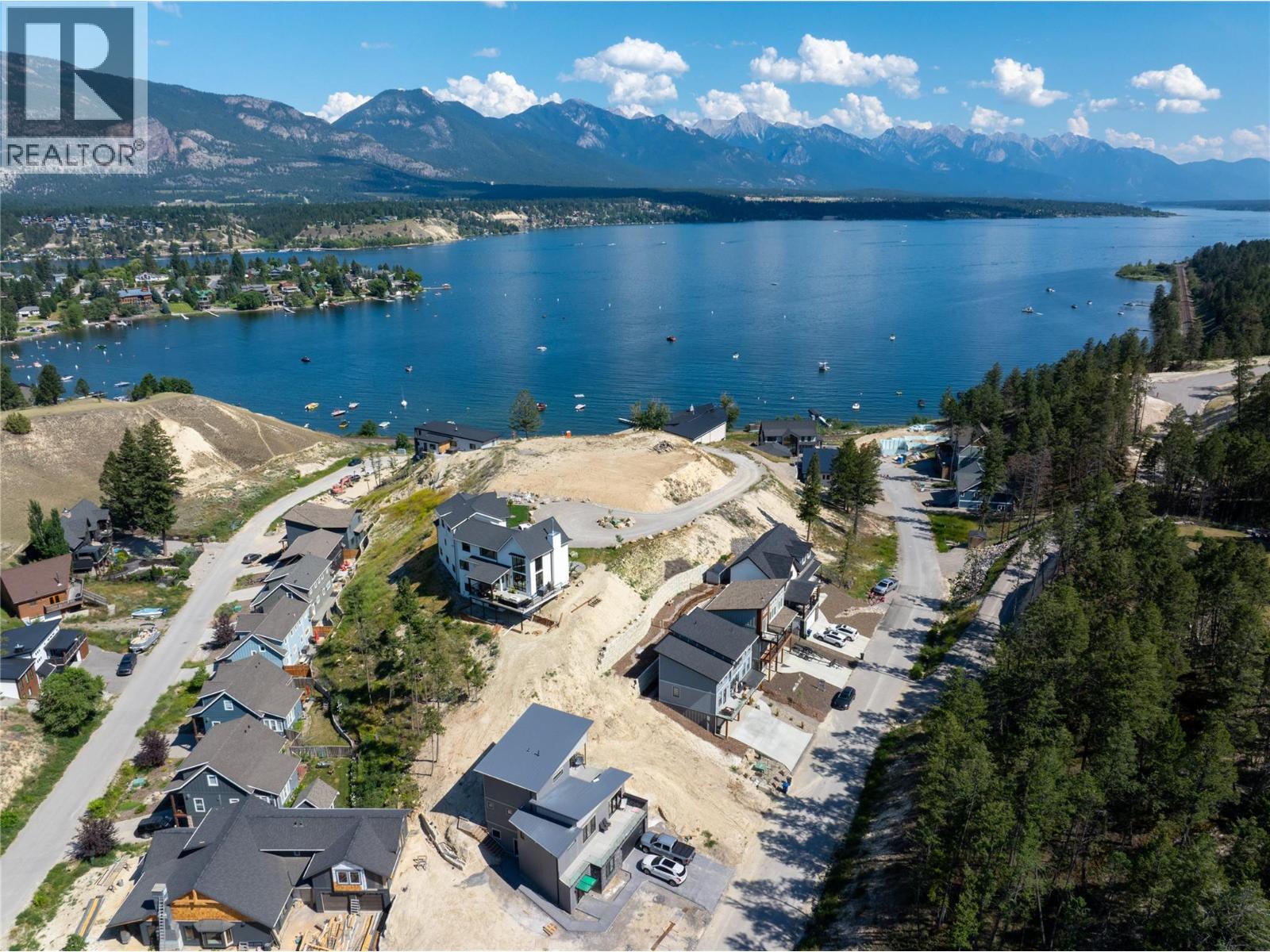 766 TAYNTON Drive, Invermere, British Columbia