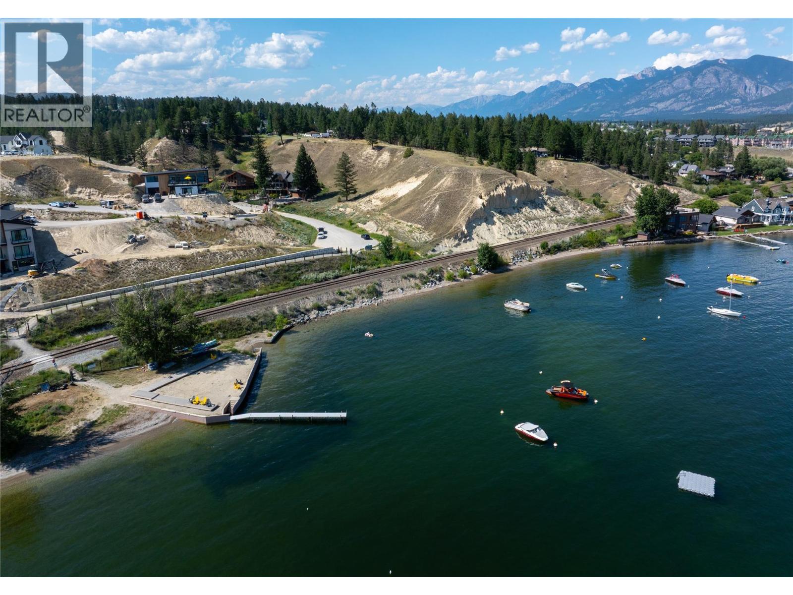 766 Taynton Drive, Invermere, British Columbia  V0A 1K0 - Photo 2 - 10394414