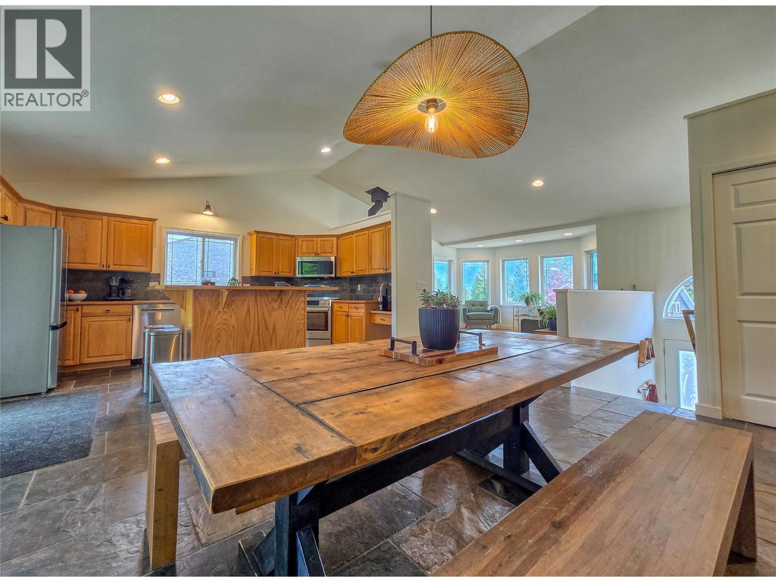781 Westridge Drive, Invermere, British Columbia  V0A 1K4 - Photo 2 - 10394597