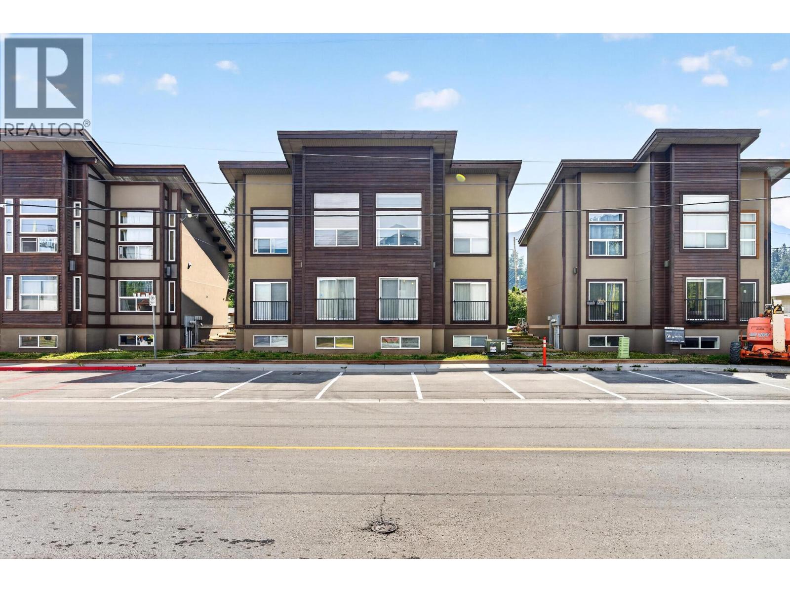 1110 11th Street Unit# 6, Golden, British Columbia  V0A 1H0 - Photo 2 - 10395203
