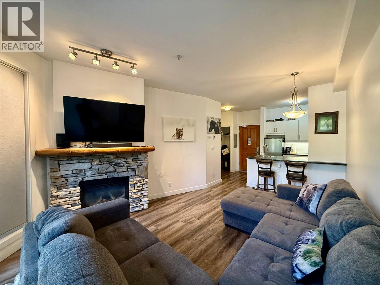 2080 Summit Drive Unit# 214, Panorama, British Columbia  V0A 1T0 - Photo 9 - 10395334