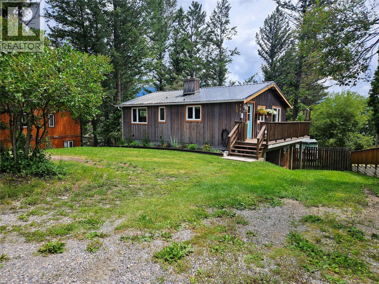 1705 9th Avenue, Invermere, British Columbia  V0A 1K0 - Photo 2 - 10395223