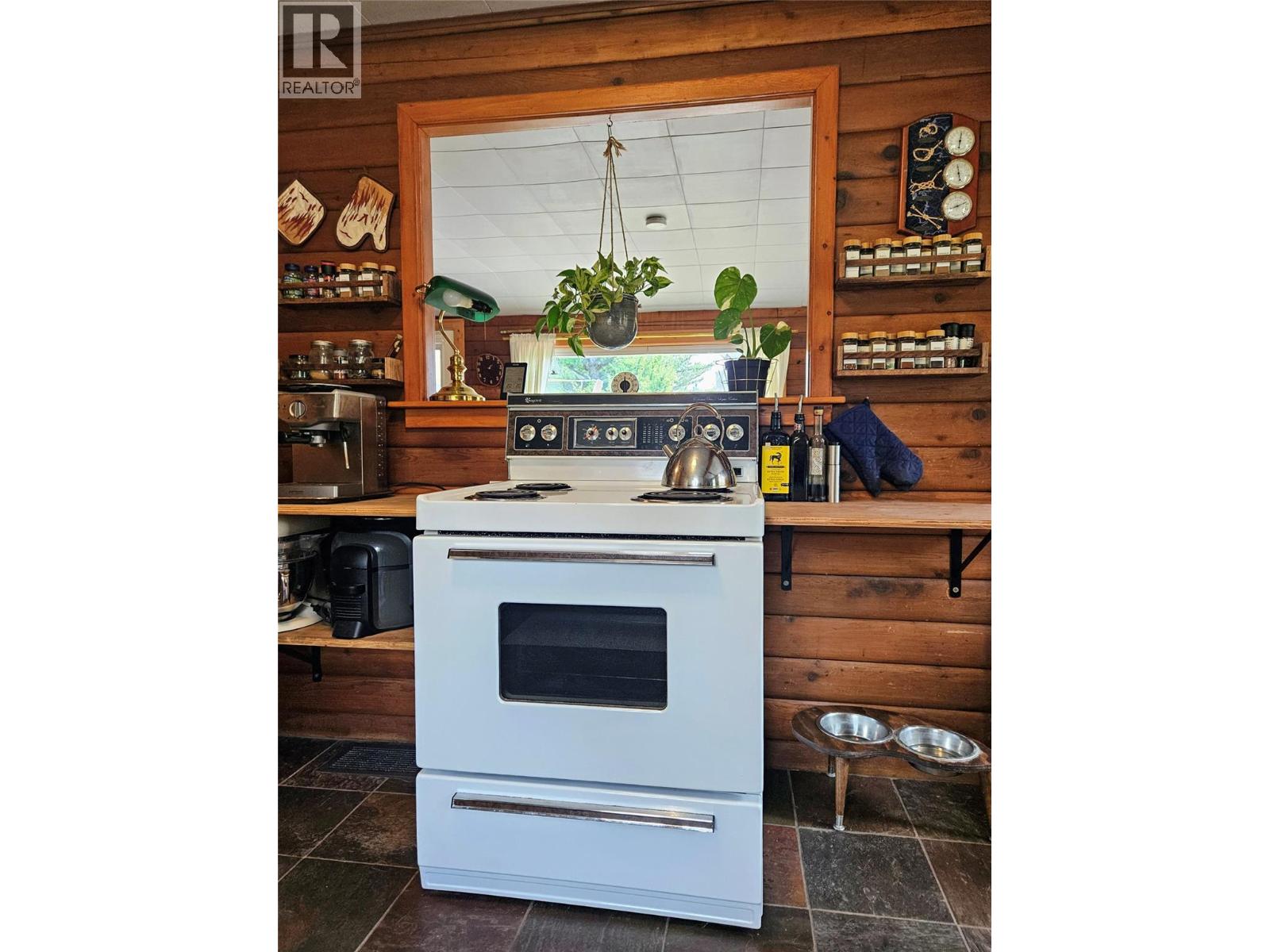 1705 9th Avenue, Invermere, British Columbia  V0A 1K0 - Photo 23 - 10395223