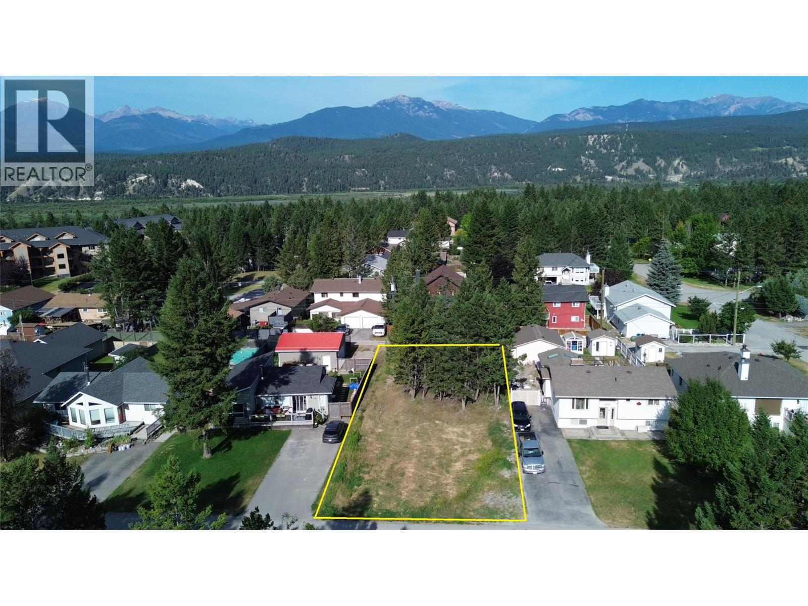 7535 Revelstoke Avenue, Radium Hot Springs, British Columbia  V0A 1M0 - Photo 2 - 10395374