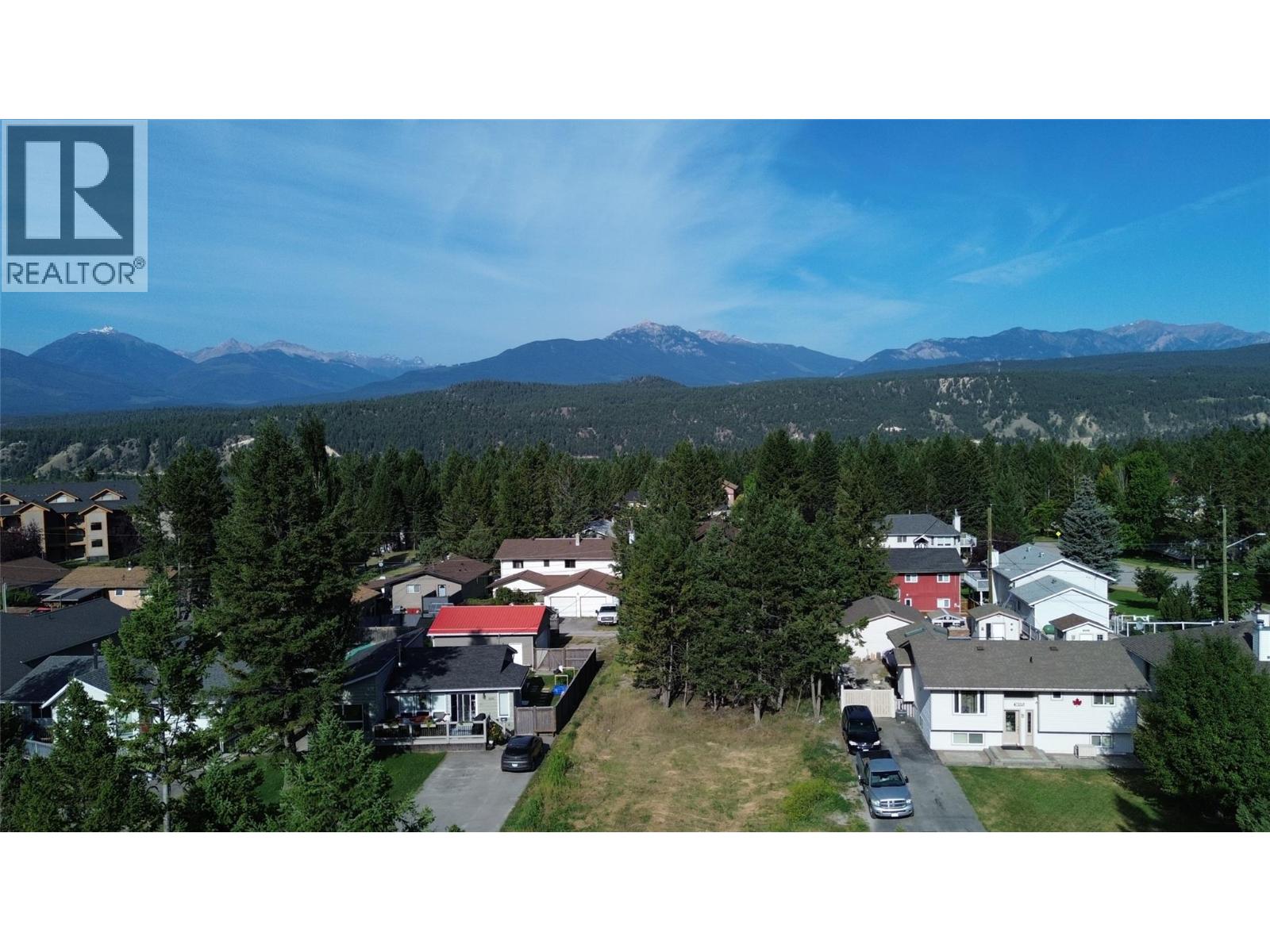 7535 Revelstoke Avenue, Radium Hot Springs, British Columbia  V0A 1M0 - Photo 3 - 10395374