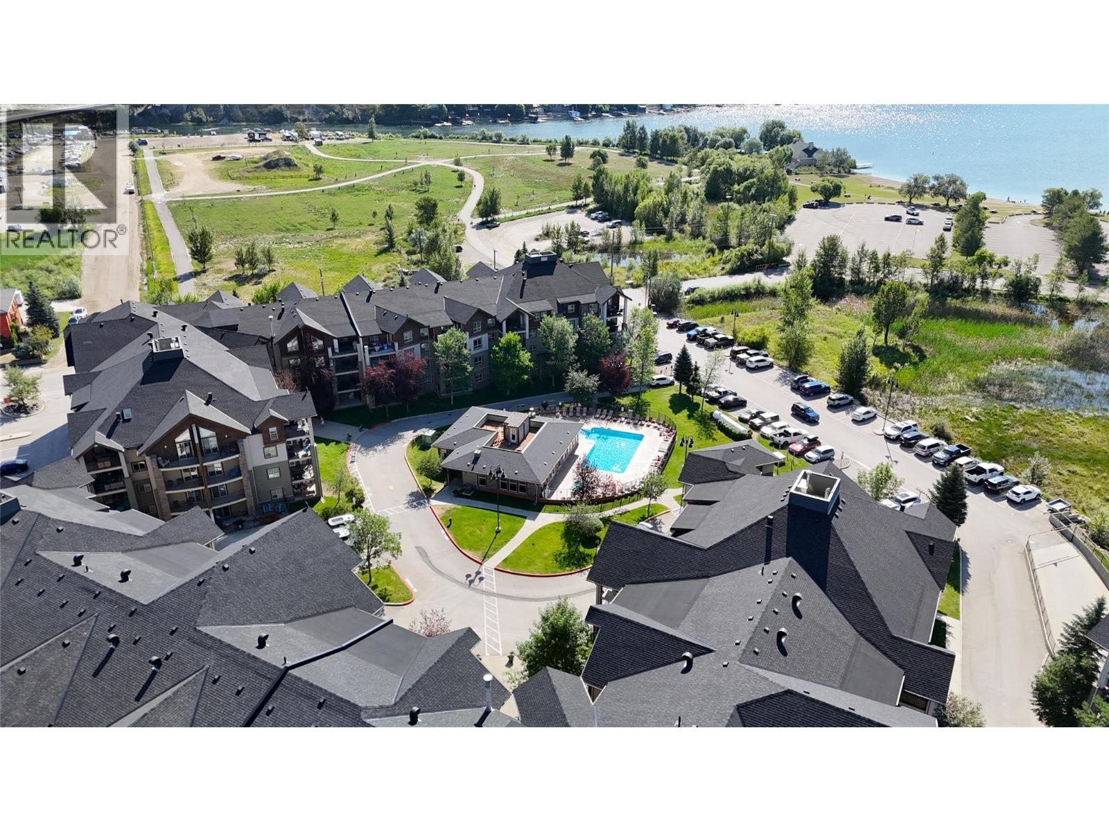 205 Third Avenue Unit# 1403, Invermere, British Columbia  V0A 1K7 - Photo 3 - 10395205