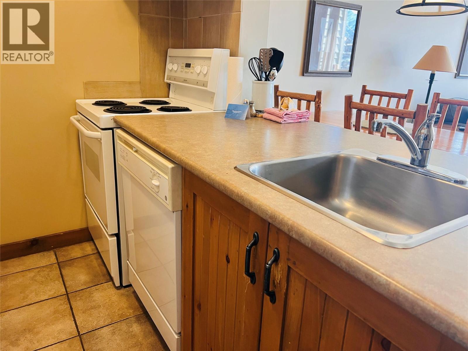 2090 Summit Drive Unit# 203, Panorama, British Columbia  V0A 1T0 - Photo 4 - 10395803