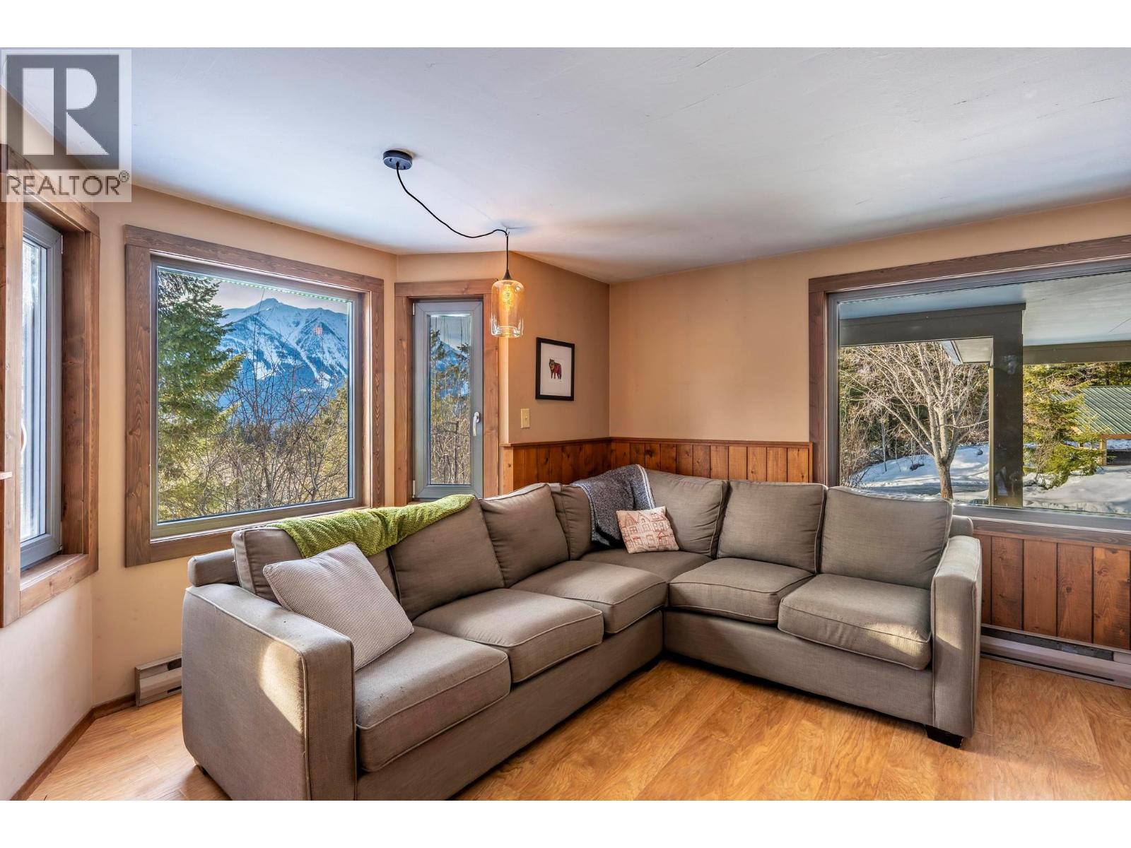 1615 Campbell Road, Golden, British Columbia  V0A 1H7 - Photo 27 - 10395850