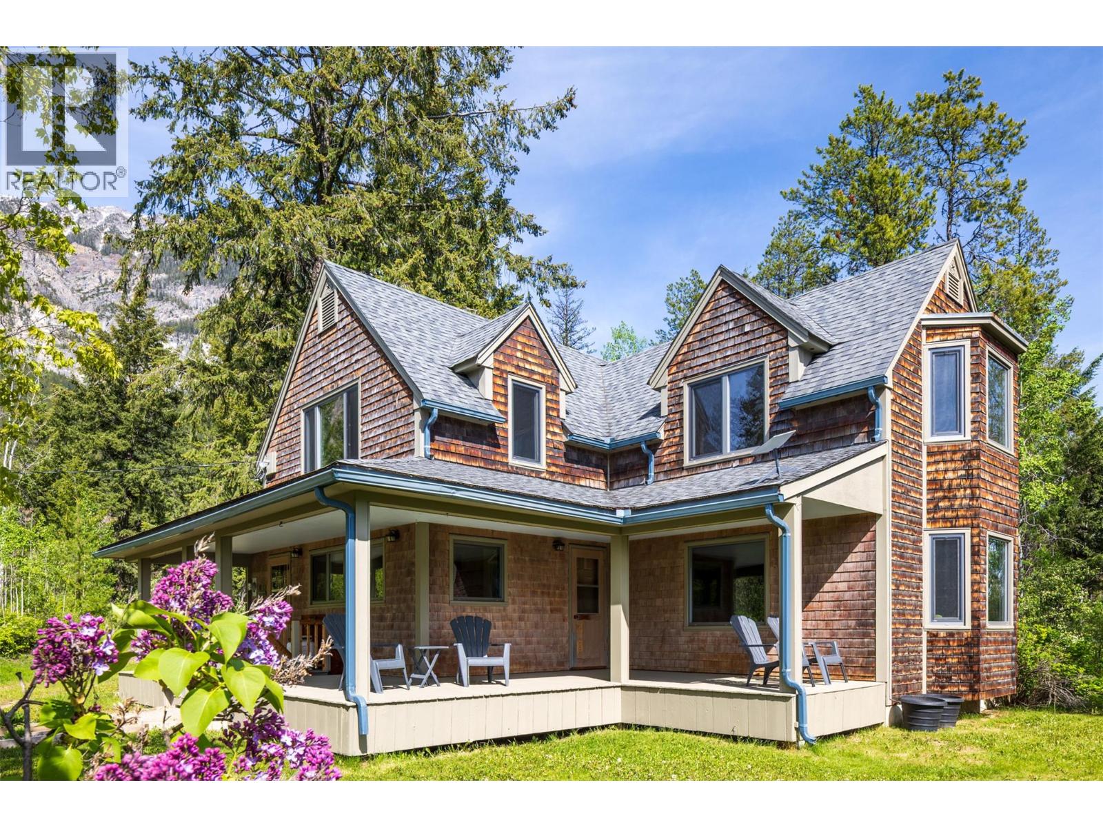 1615 Campbell Road, Golden, British Columbia  V0A 1H7 - Photo 3 - 10395850