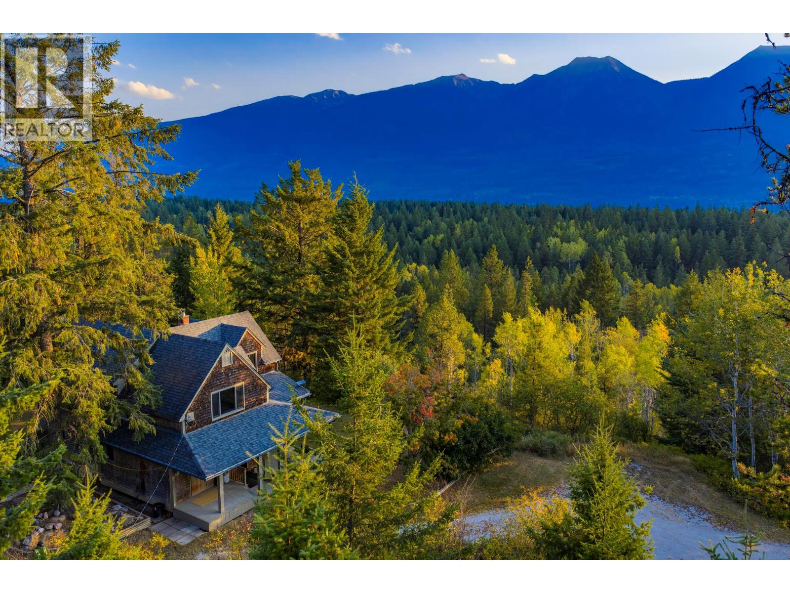 1615 Campbell Road, Golden, British Columbia  V0A 1H7 - Photo 5 - 10395850