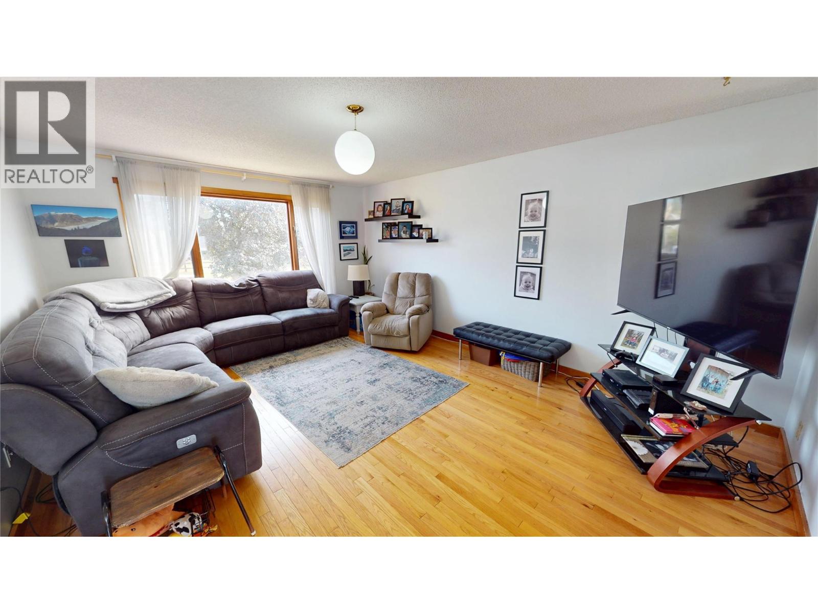 910 5th Ave Avenue, Invermere, British Columbia  V0A 1K0 - Photo 11 - 10395785