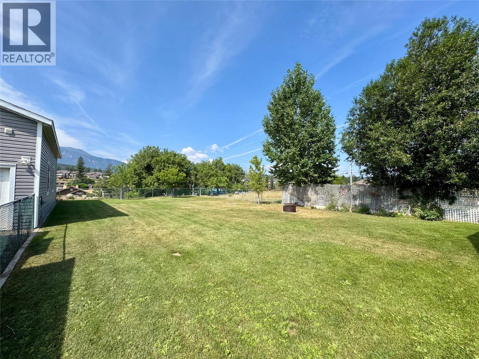 910 5th Ave Avenue, Invermere, British Columbia  V0A 1K0 - Photo 25 - 10395785