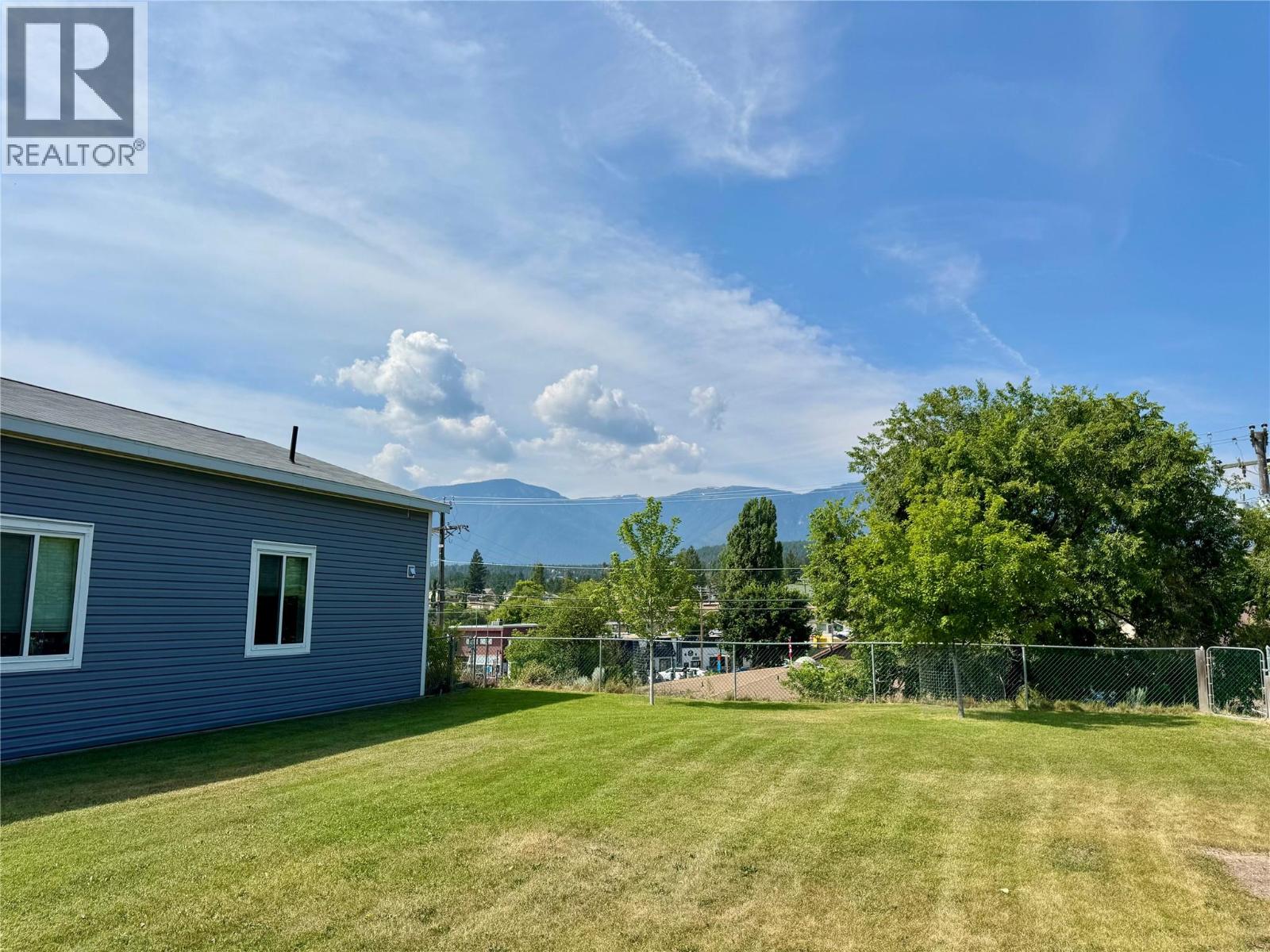 910 5th Ave Avenue, Invermere, British Columbia  V0A 1K0 - Photo 26 - 10395785