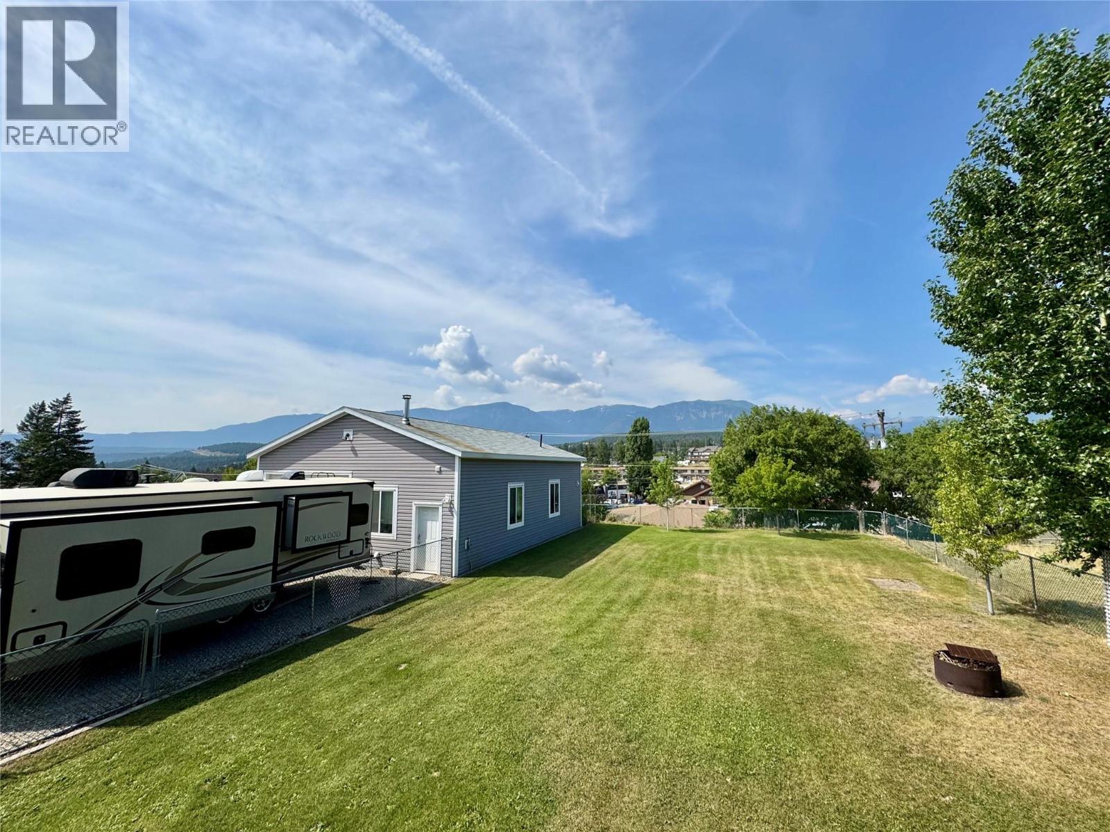 910 5th Ave Avenue, Invermere, British Columbia  V0A 1K0 - Photo 29 - 10395785