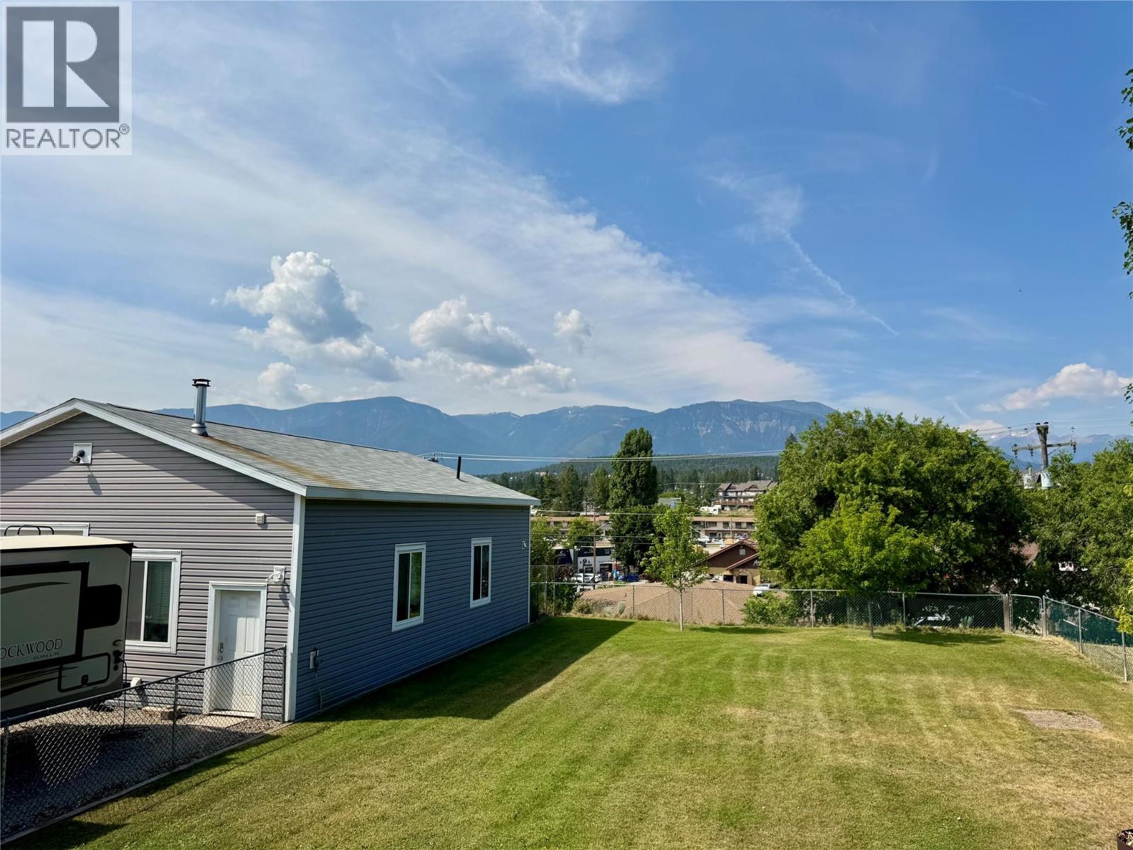 910 5th Ave Avenue, Invermere, British Columbia  V0A 1K0 - Photo 30 - 10395785