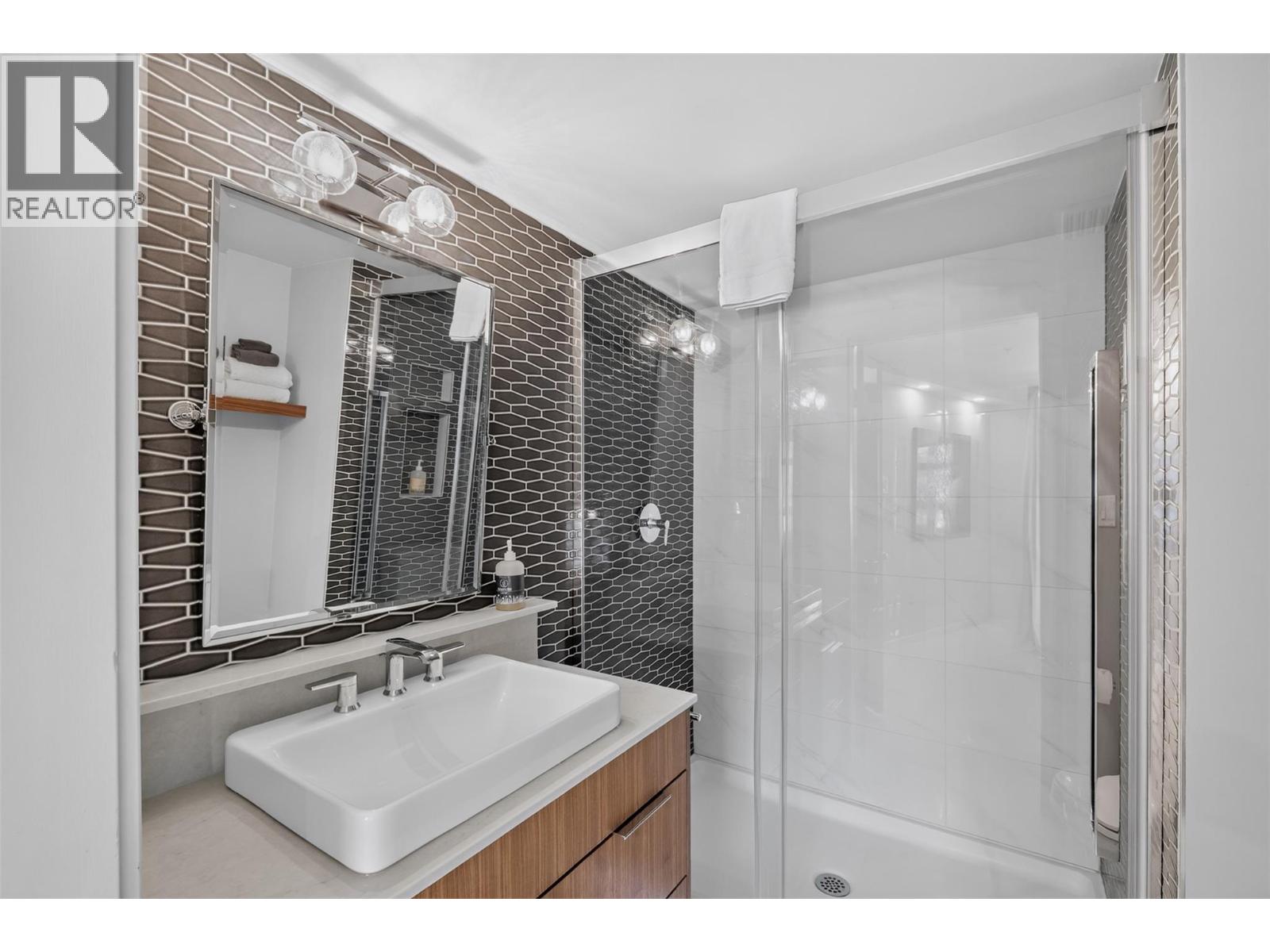 2050 Summit Drive Unit# 202, Panorama, British Columbia  V0A 1T0 - Photo 11 - 10396502