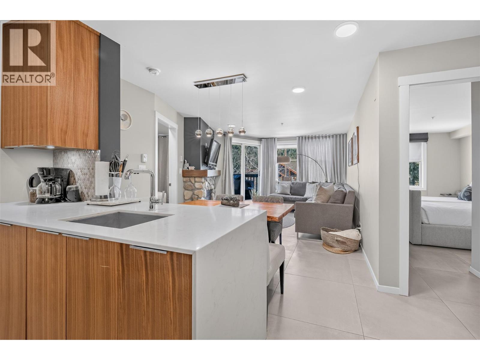 2050 Summit Drive Unit# 202, Panorama, British Columbia  V0A 1T0 - Photo 2 - 10396502