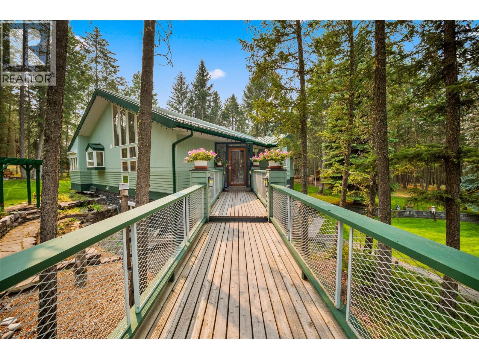8038 McIntosh Loop Road, Dry Gulch, British Columbia