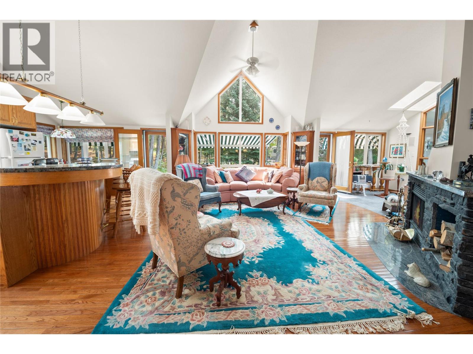 8038 Mcintosh Loop Road, Dry Gulch, British Columbia  V0A 1M0 - Photo 18 - 10396518