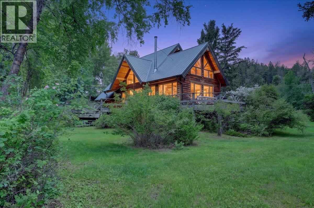 4404 Coy Road, Invermere, British Columbia  V0A 1K4 - Photo 2 - 10393394