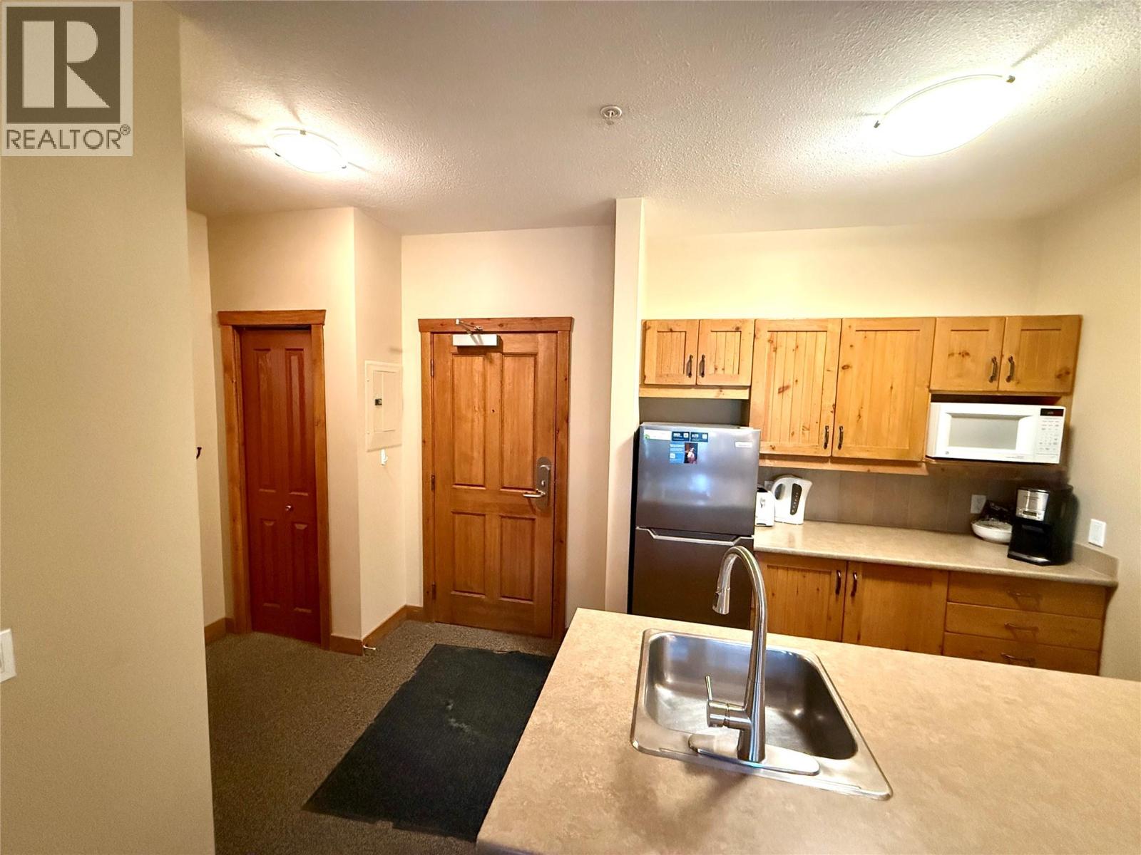 2090 Summit Drive Unit# 106, Panorama, British Columbia  V0A 1T0 - Photo 2 - 10396788