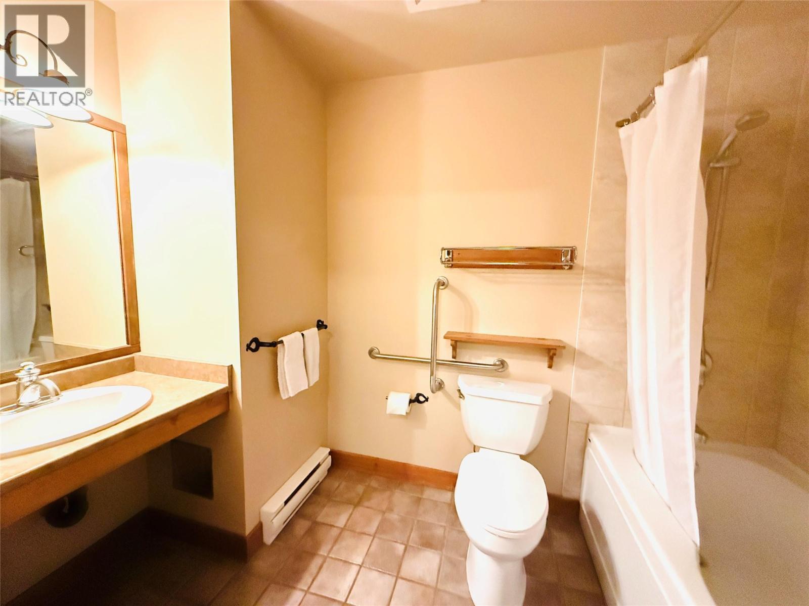 2090 Summit Drive Unit# 106, Panorama, British Columbia  V0A 1T0 - Photo 20 - 10396788