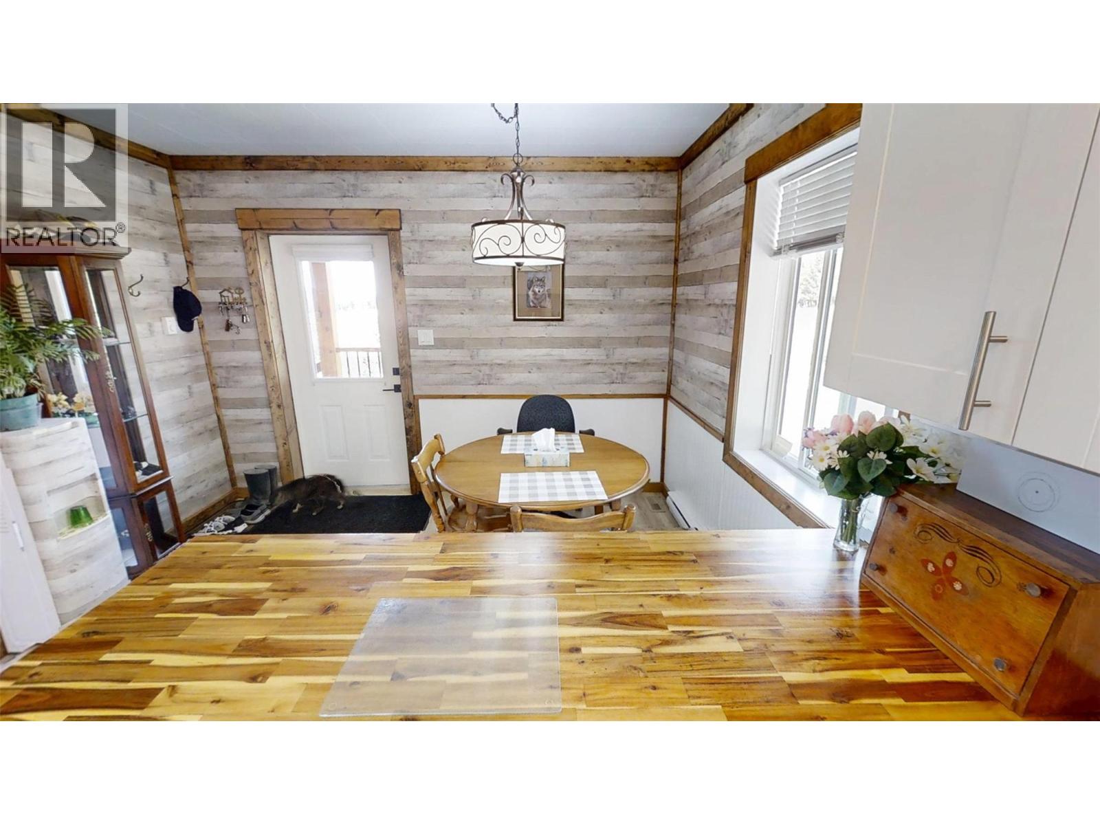 5564/5574 Highway 95 Highway, Edgewater, British Columbia  V0A 1E0 - Photo 15 - 10396914